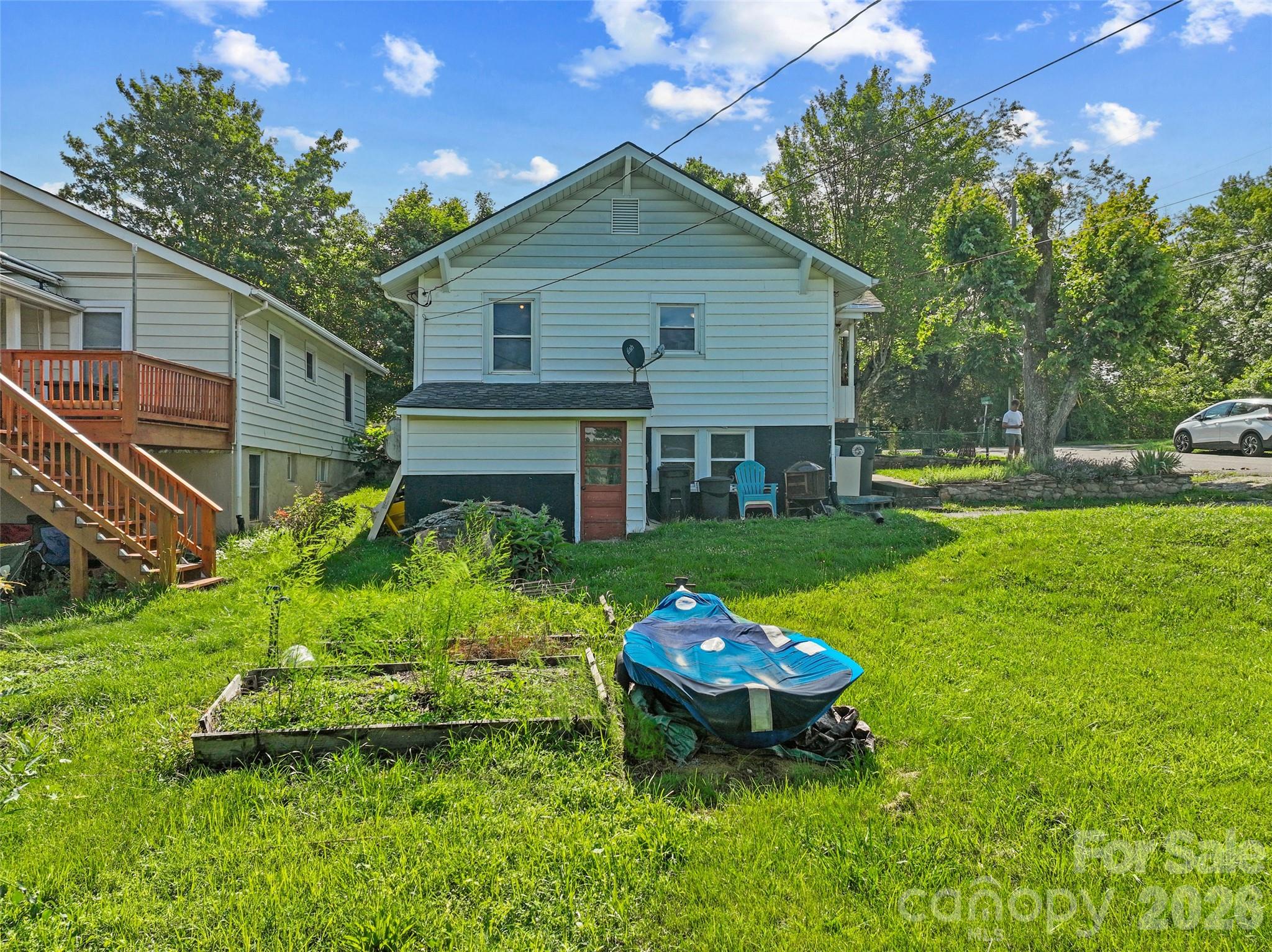 main property photo 43