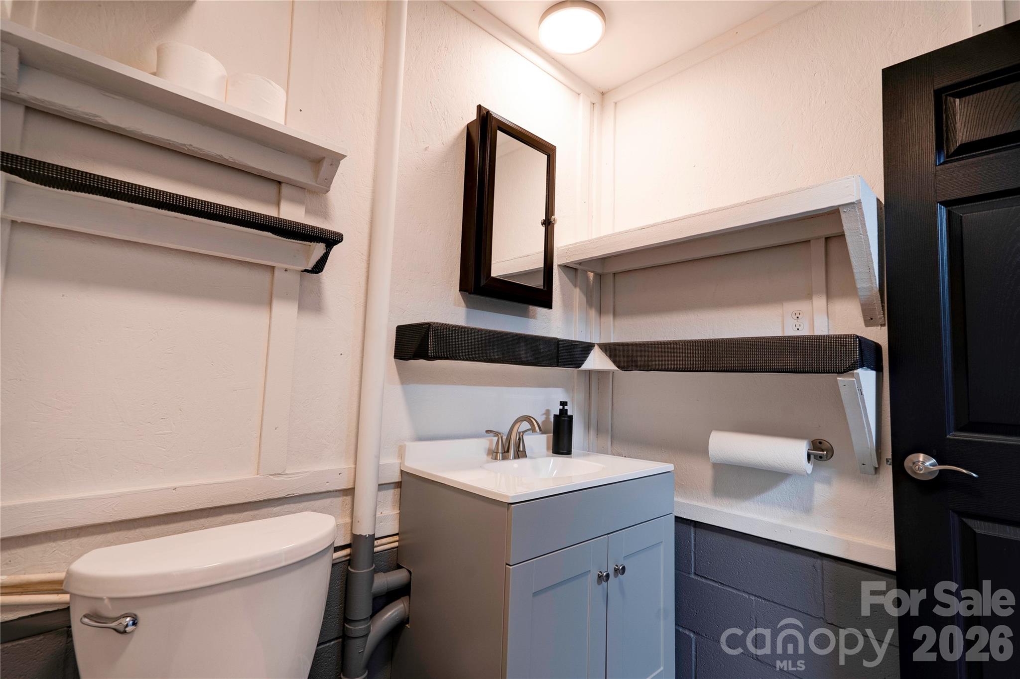 main property photo 16
