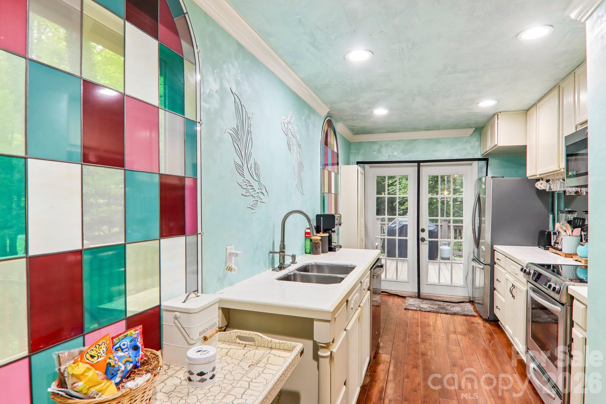 main property photo 18