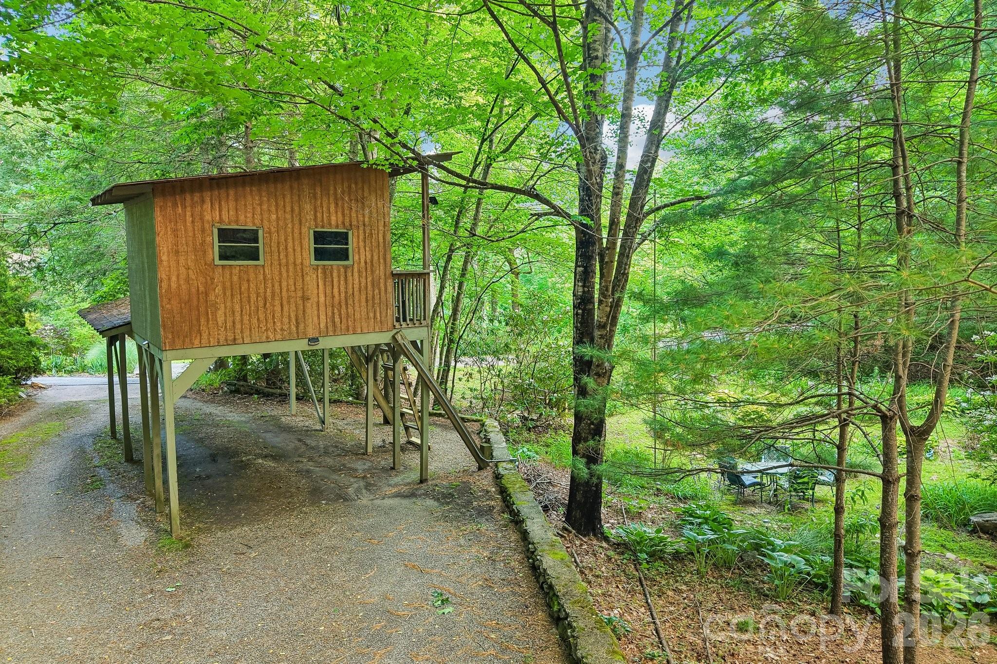 main property photo 33