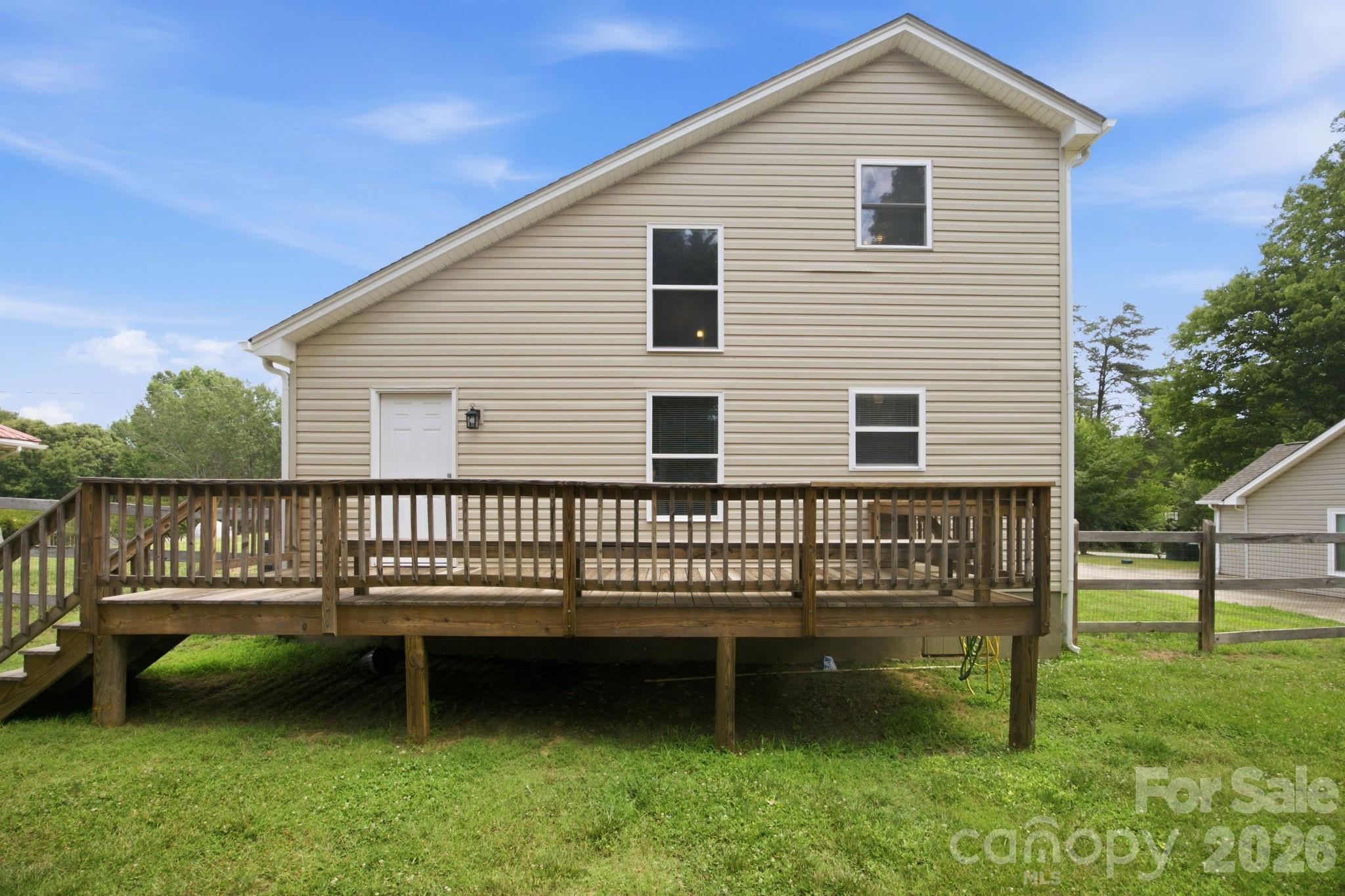 main property photo 28