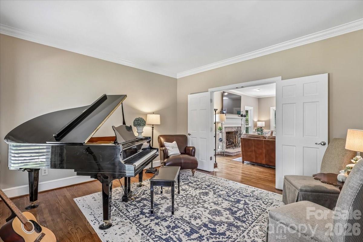 main property photo 6