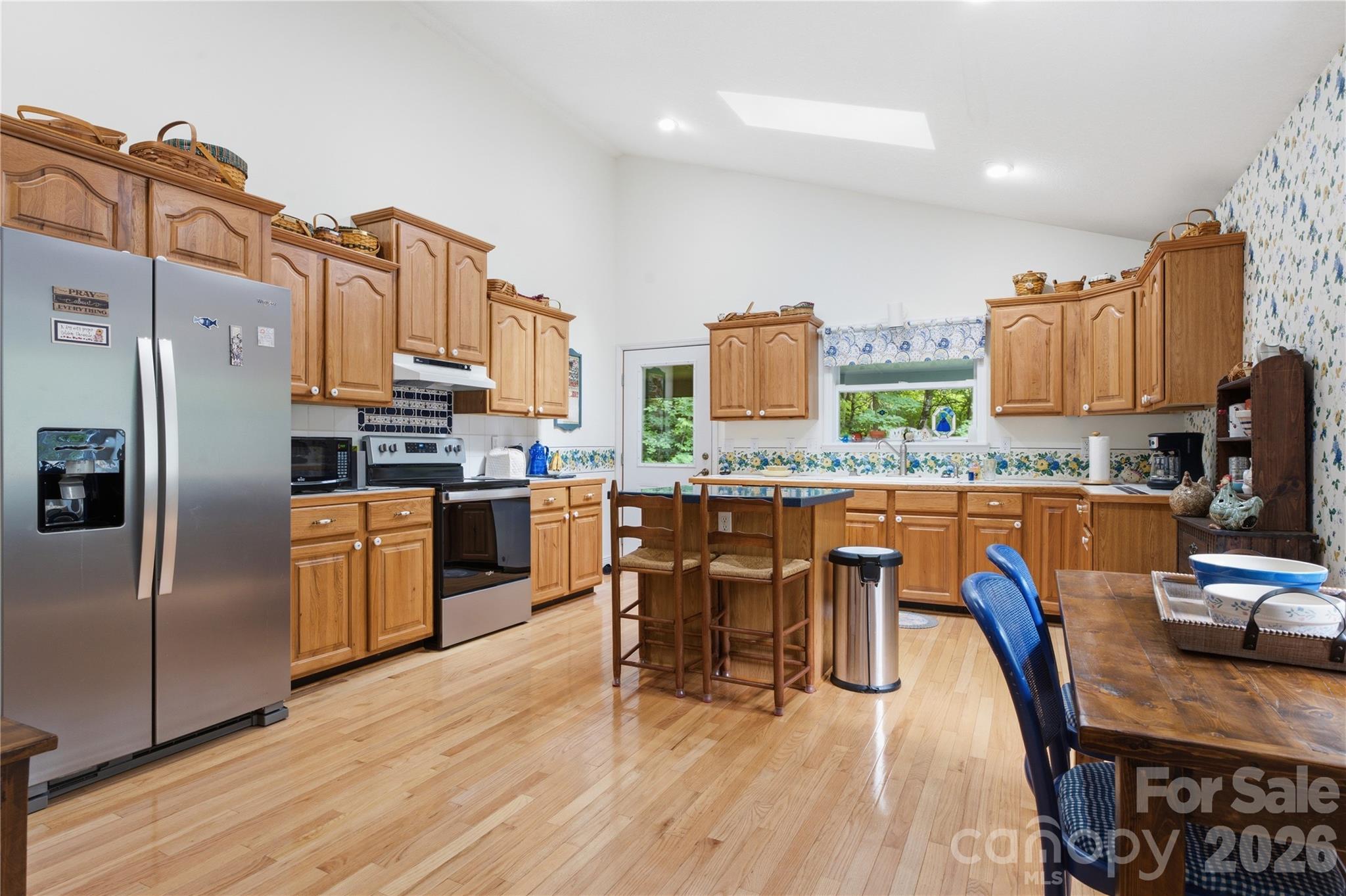 main property photo 11