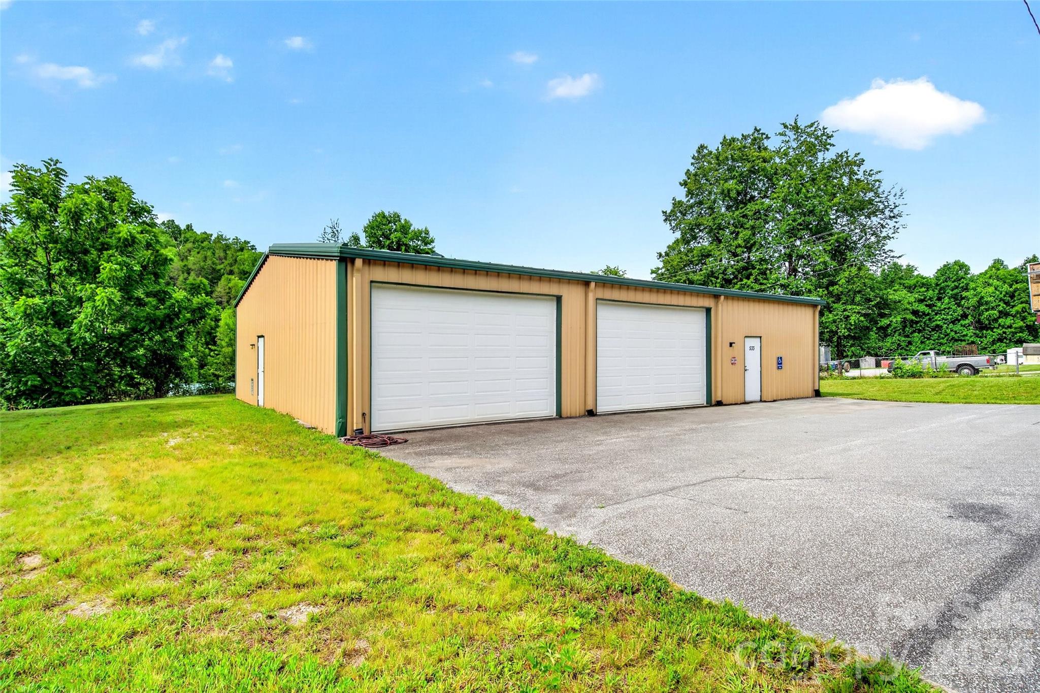 main property photo 5