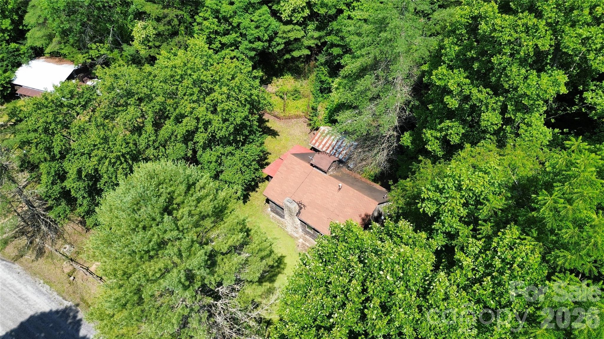 main property photo 10