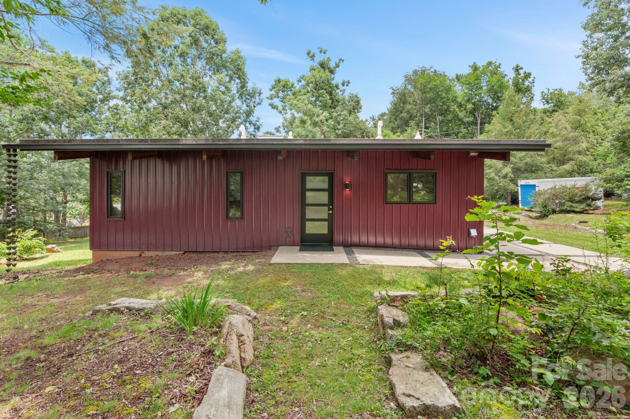 main property photo 10