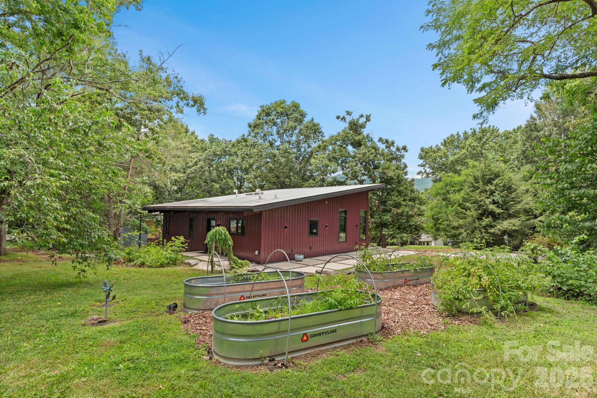 main property photo 31
