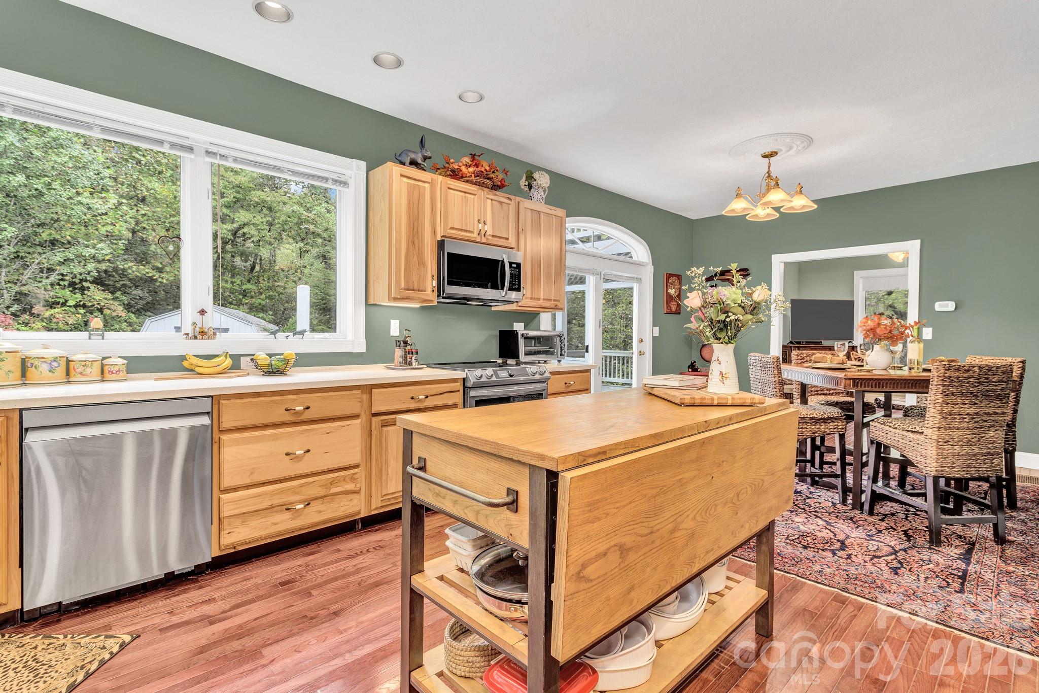 main property photo 5