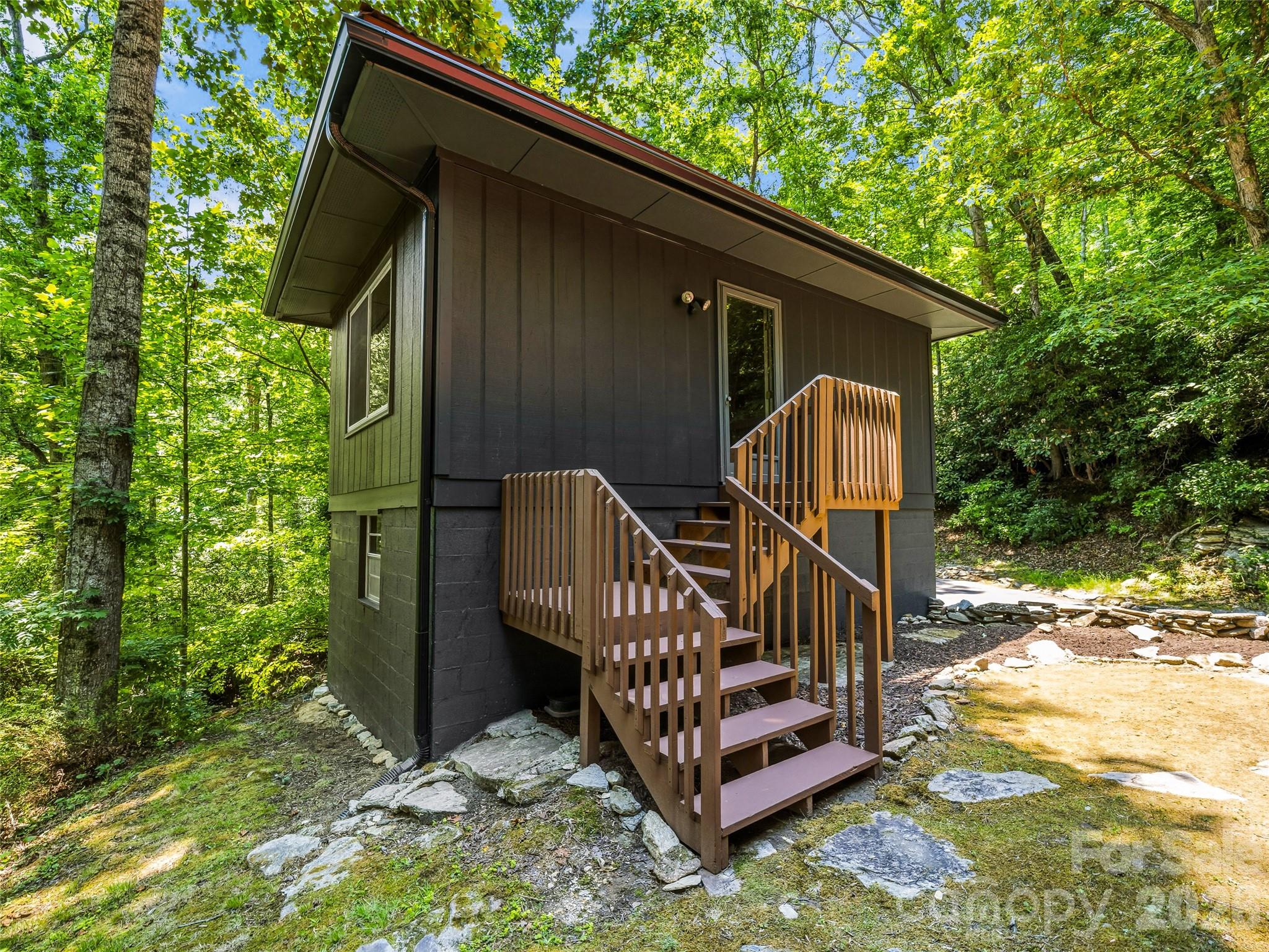 main property photo 23