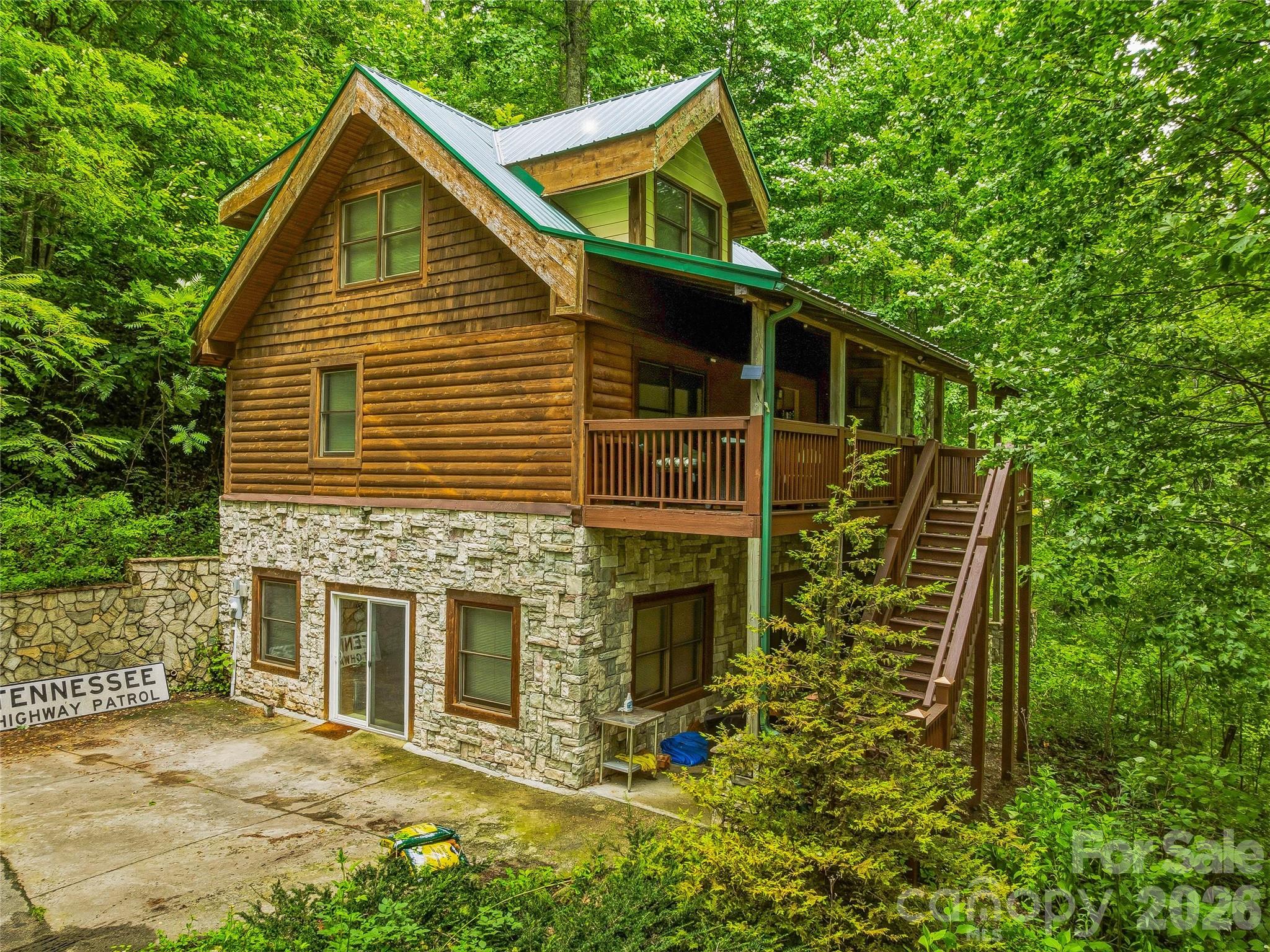 main property photo 32