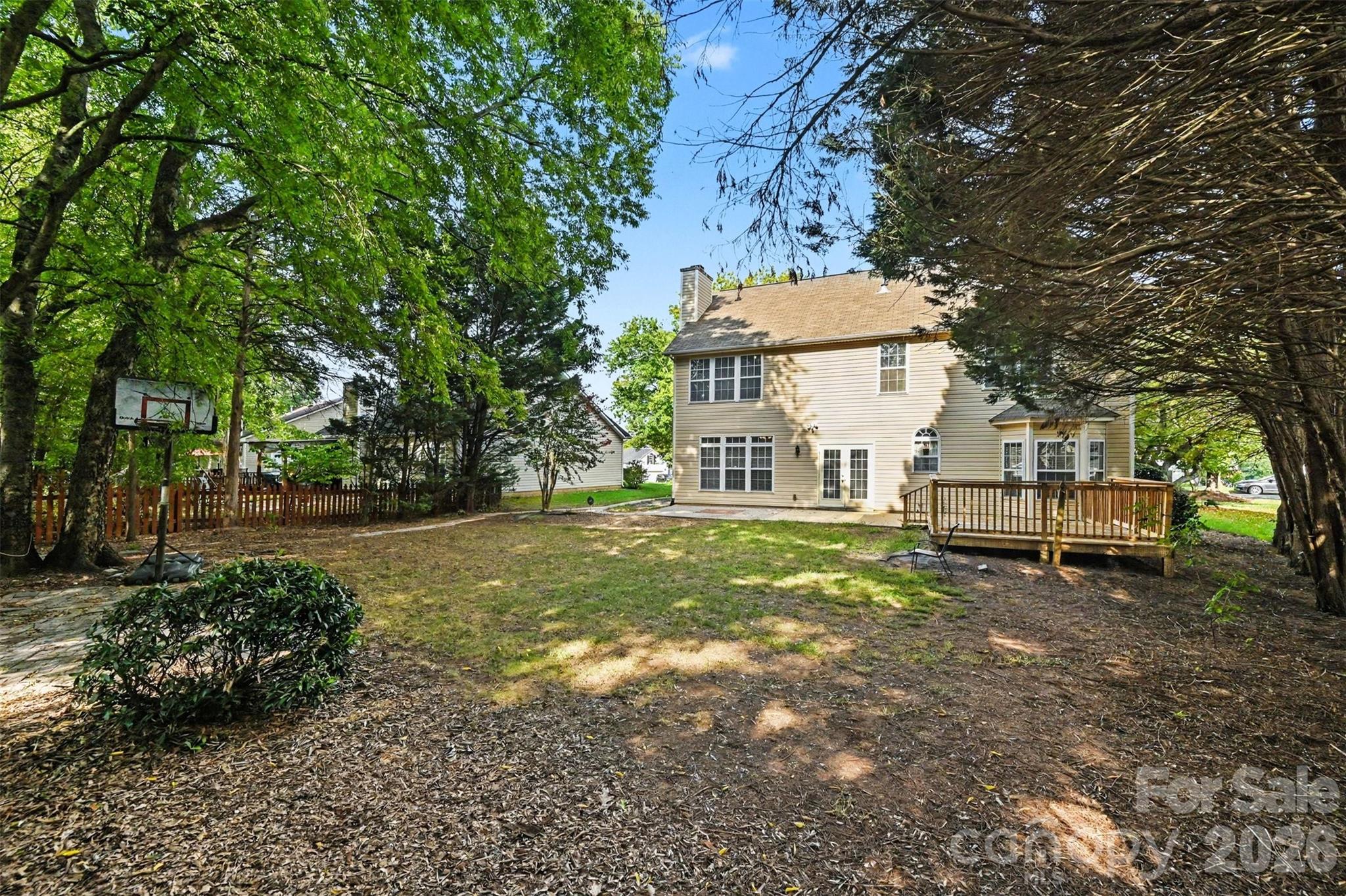 main property photo 28