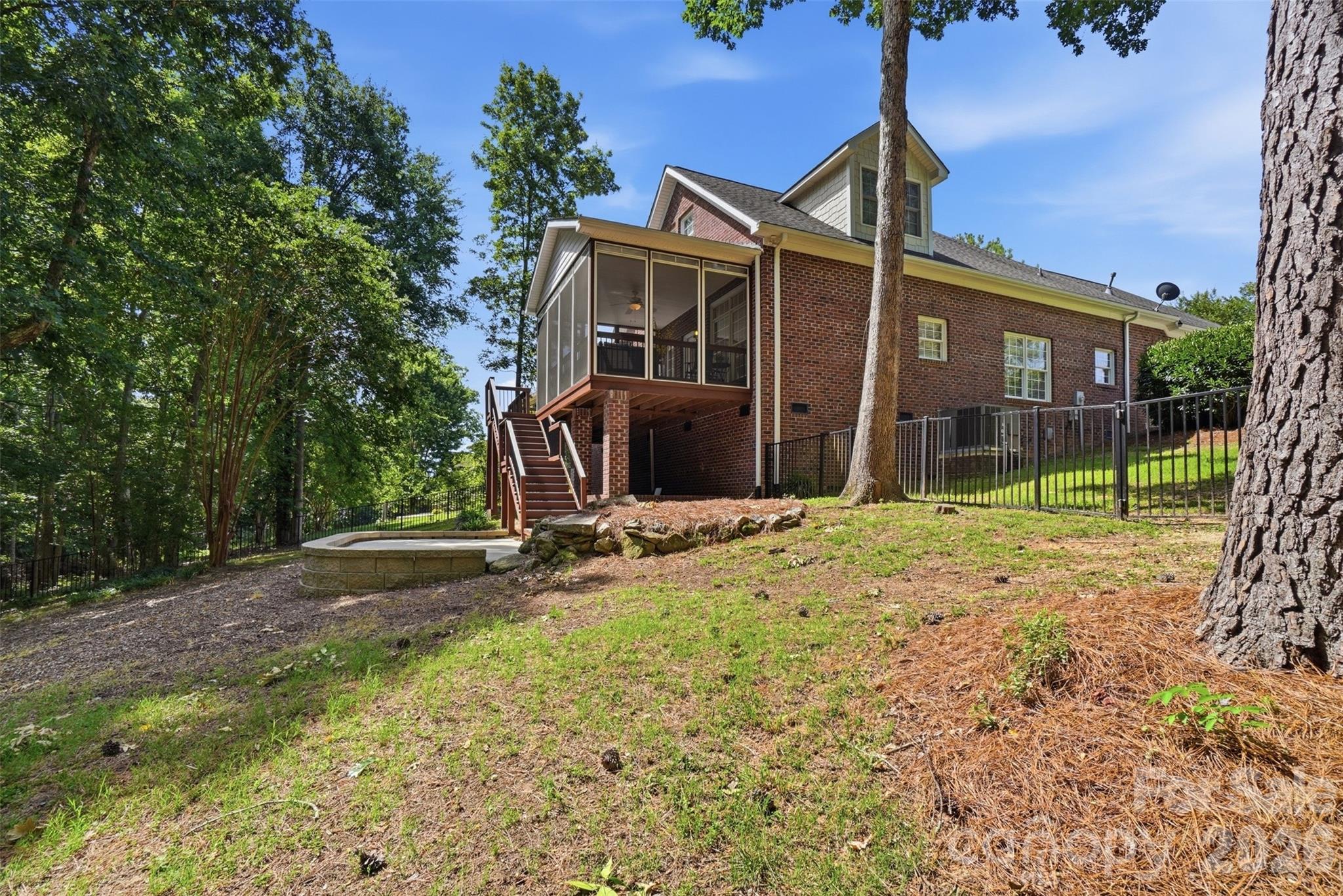 main property photo 36