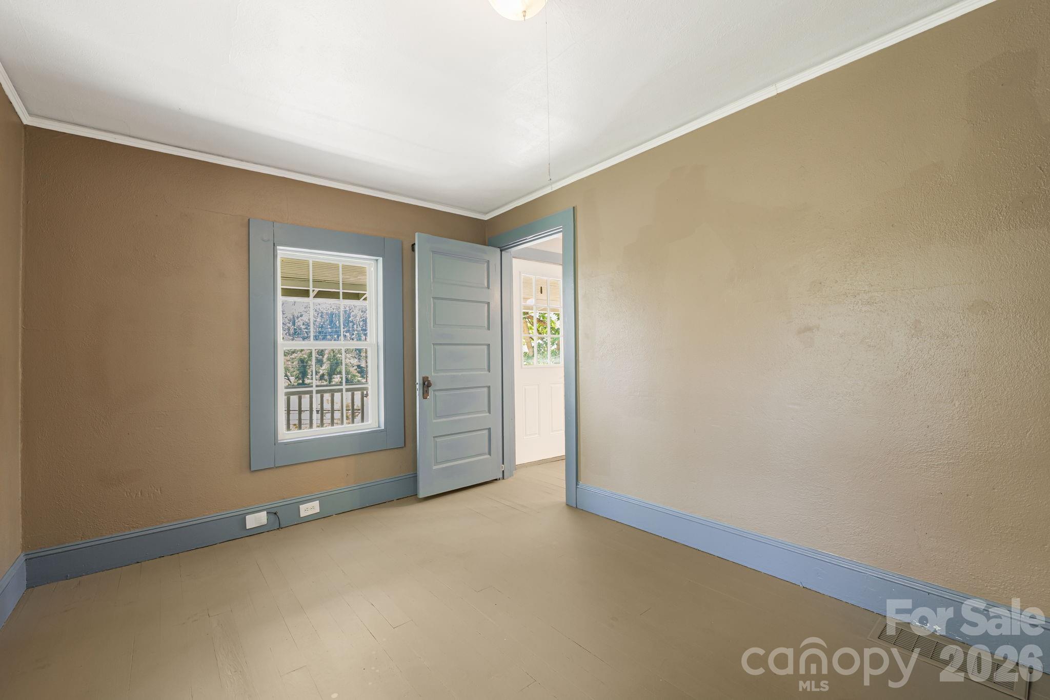 property viewer photo 13