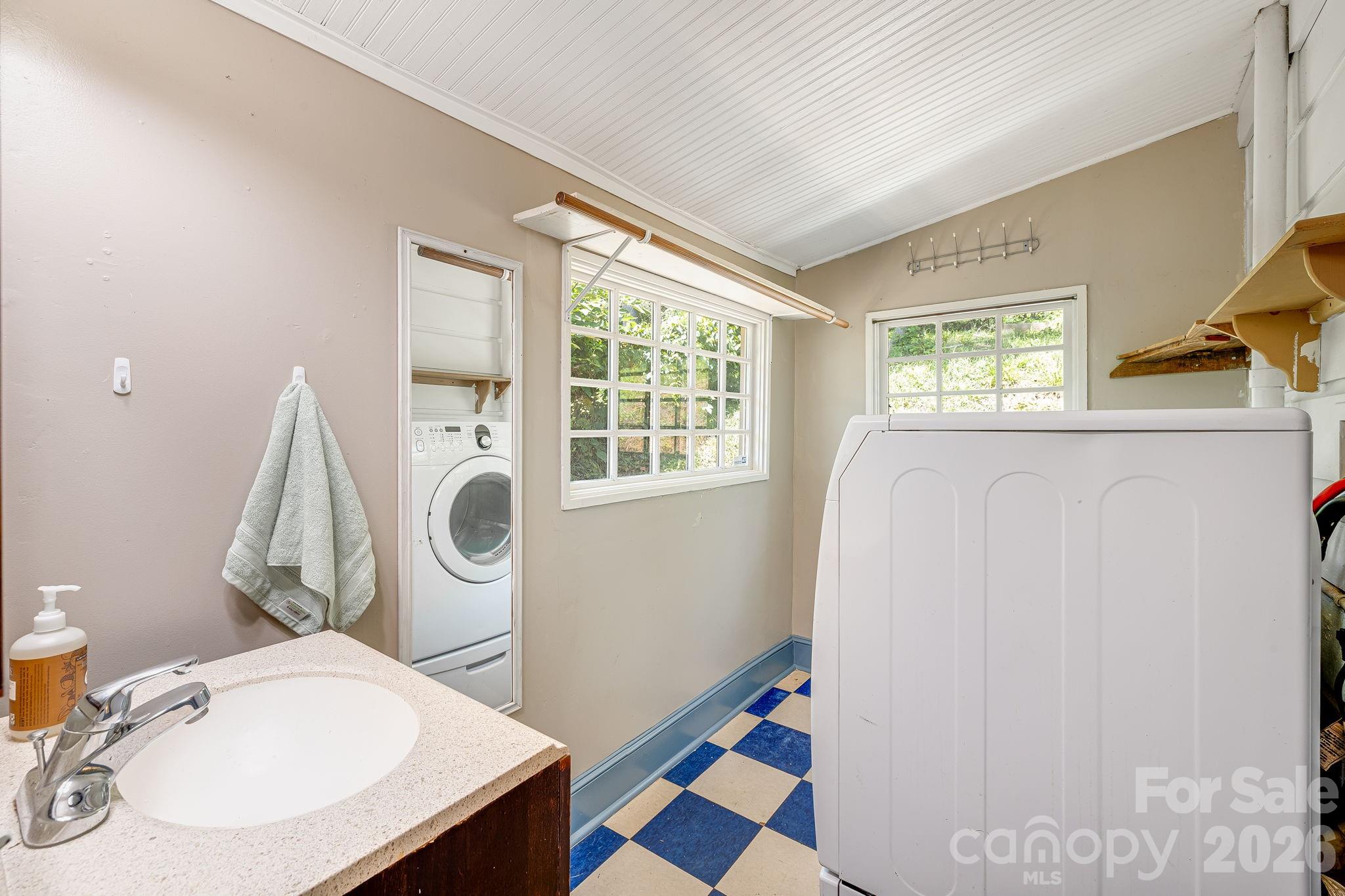 property viewer photo 17
