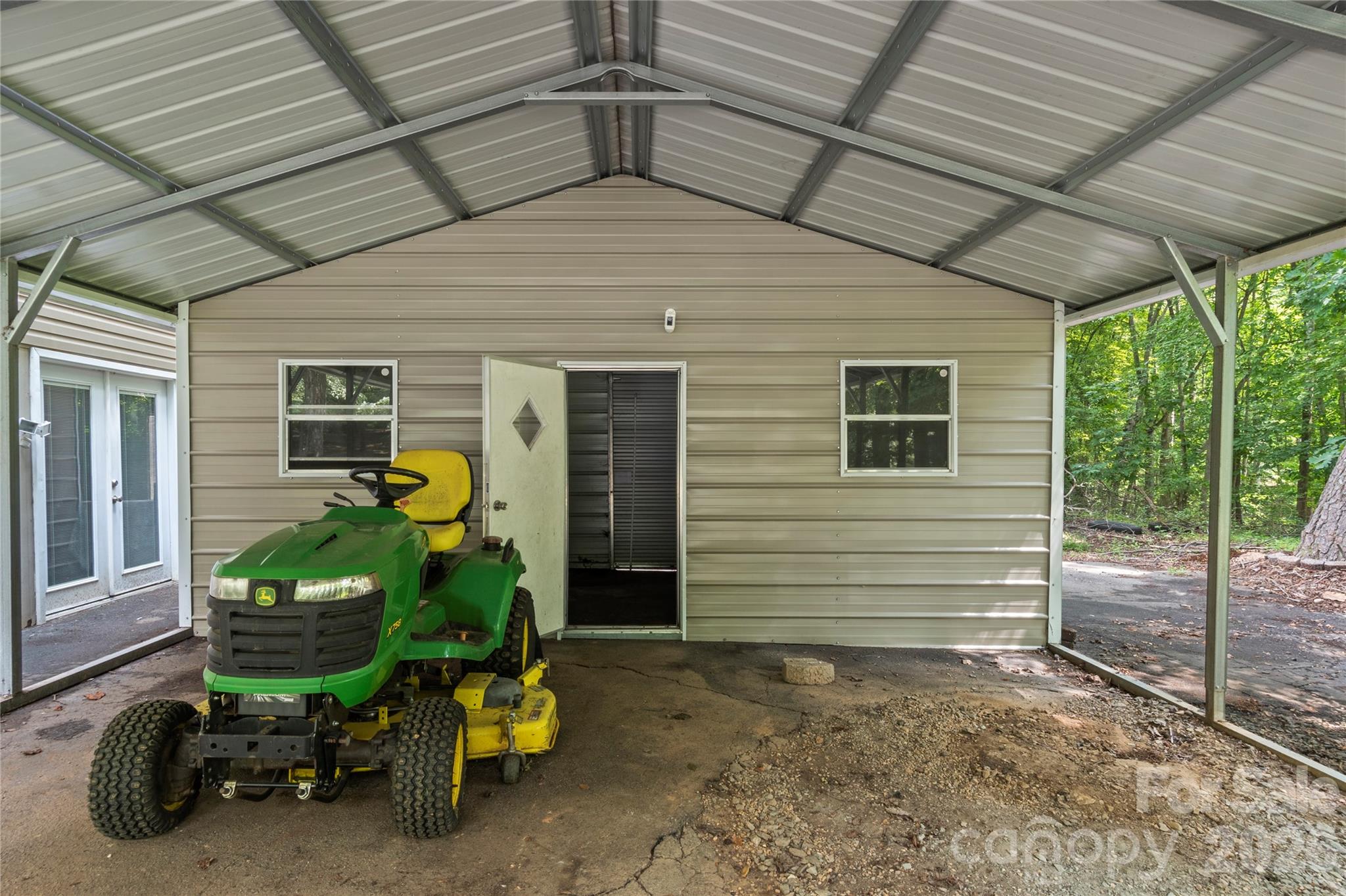main property photo 29