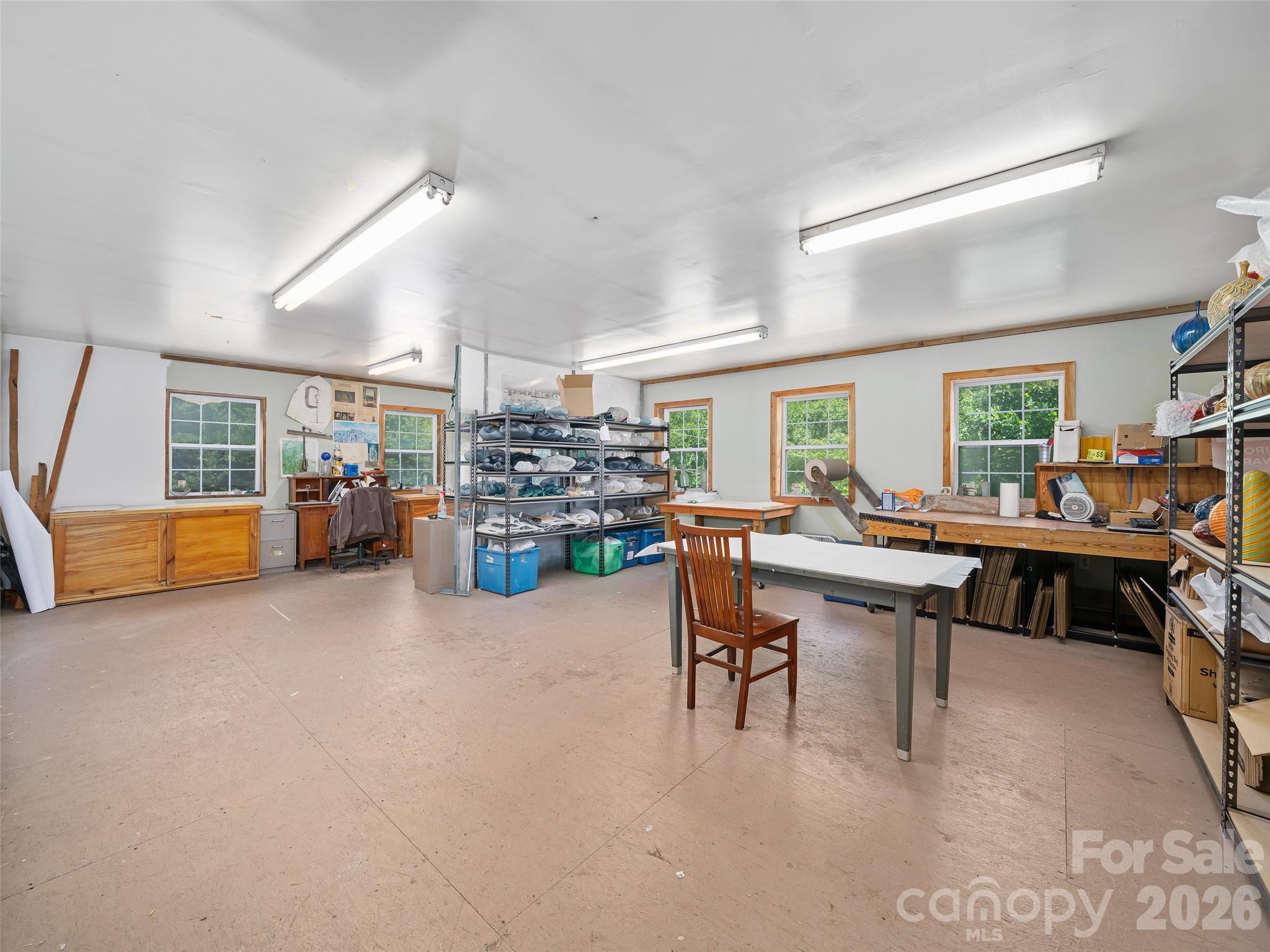 main property photo 40