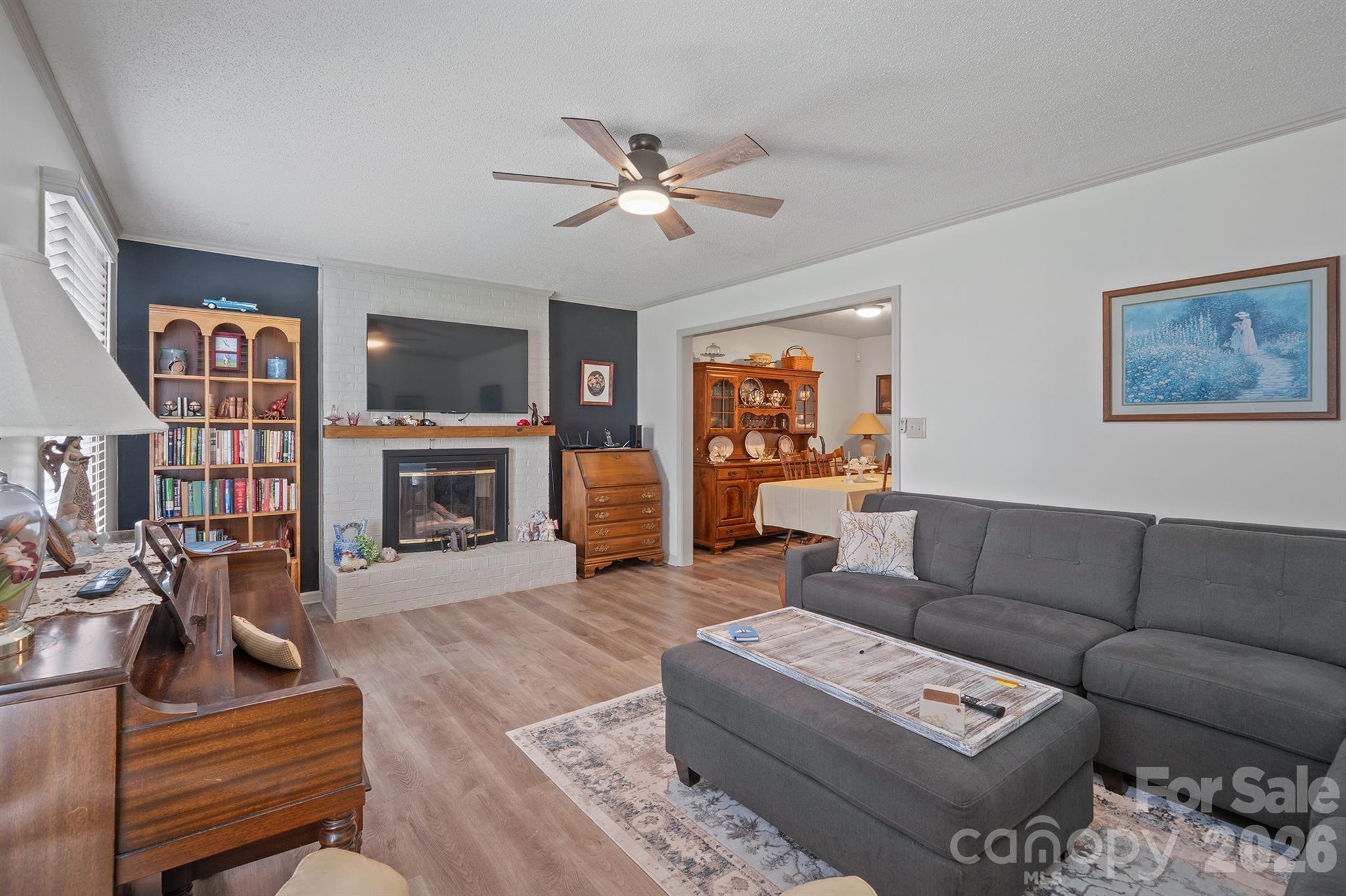 main property photo 10