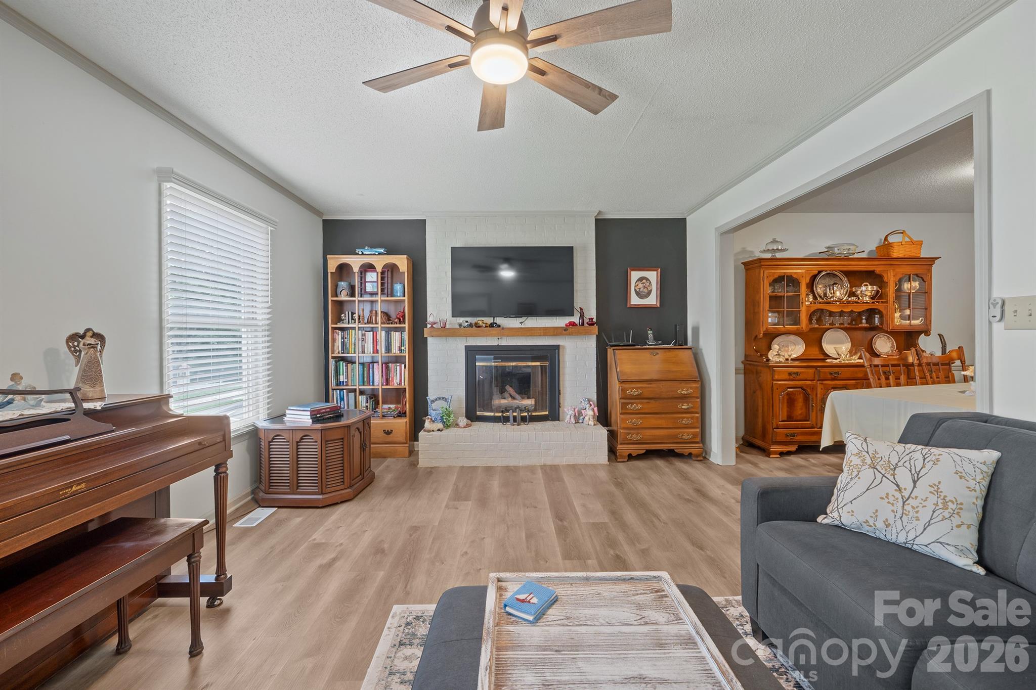 main property photo 11