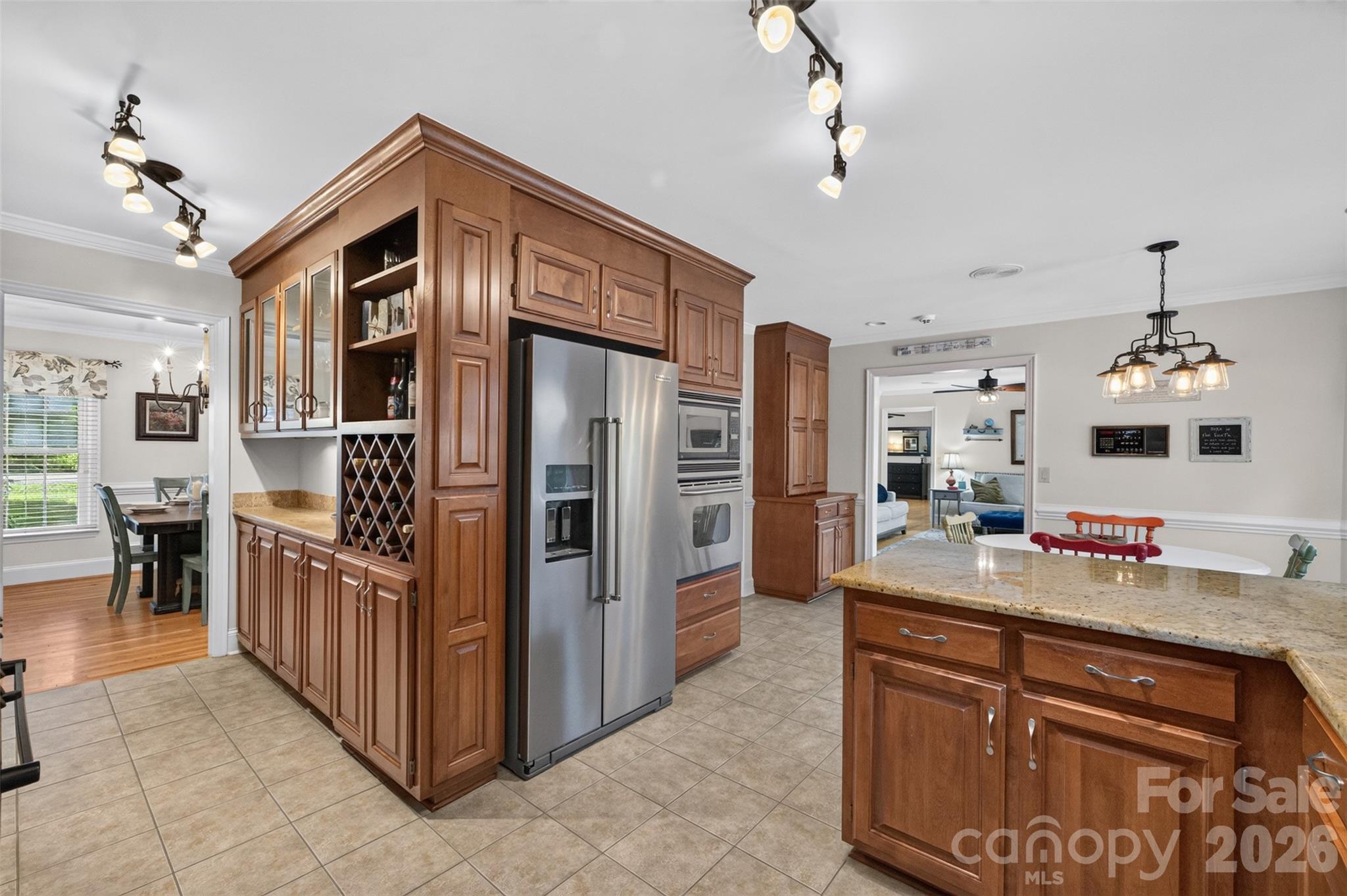 main property photo 6