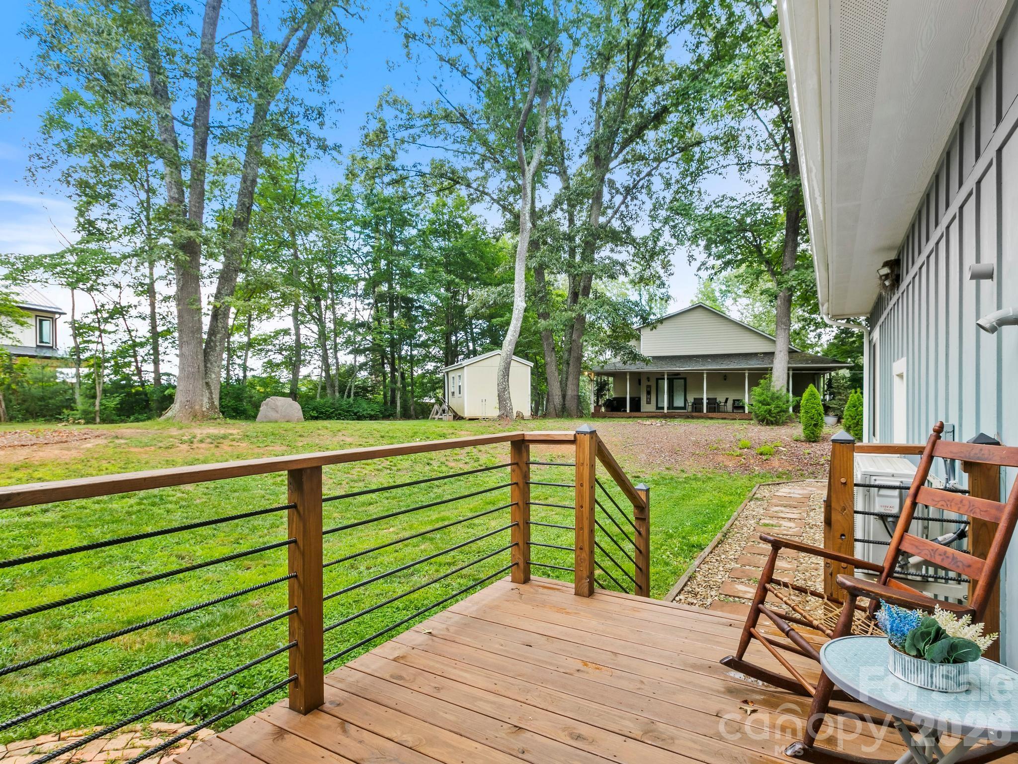 main property photo 28