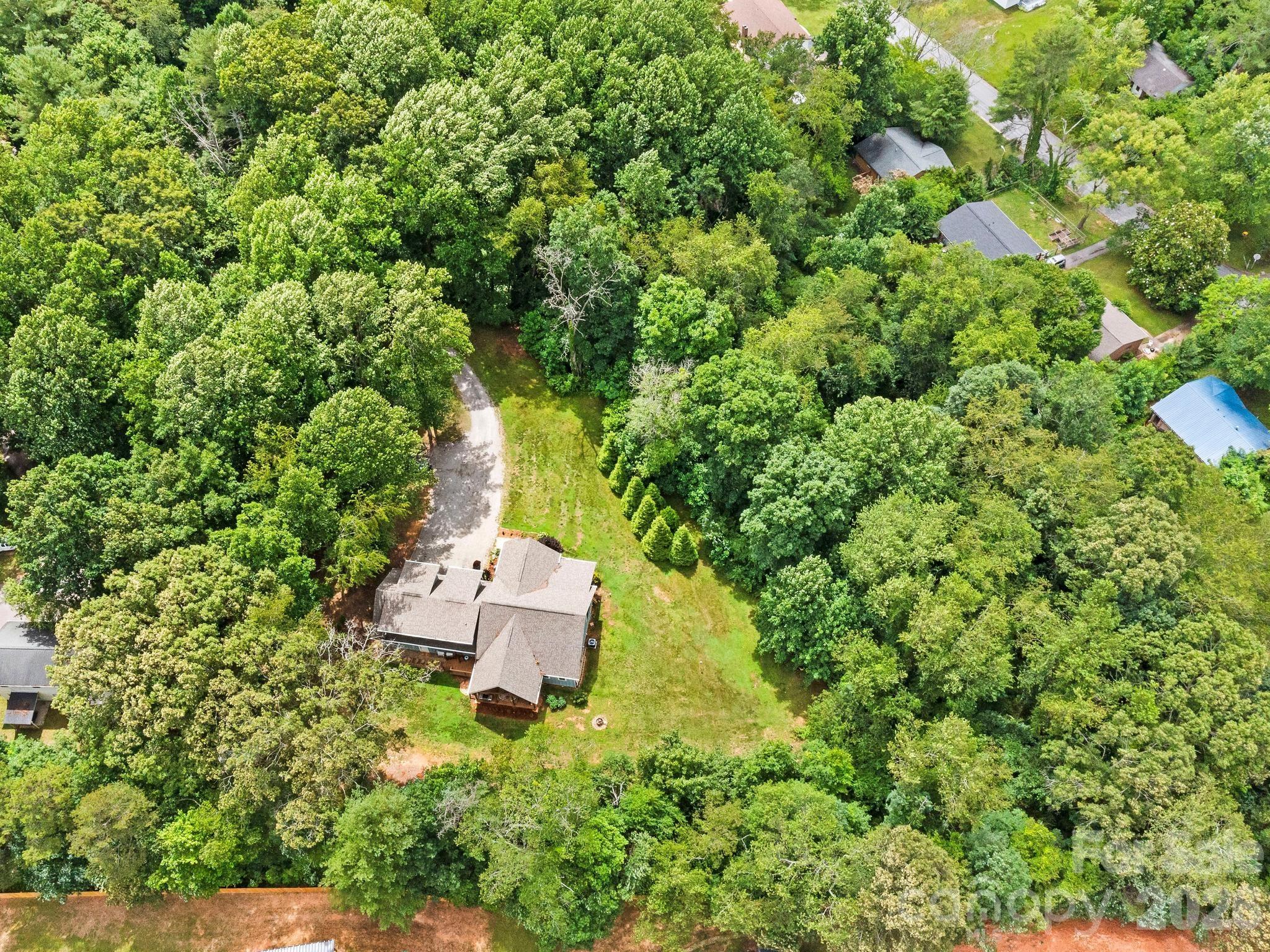 main property photo 8