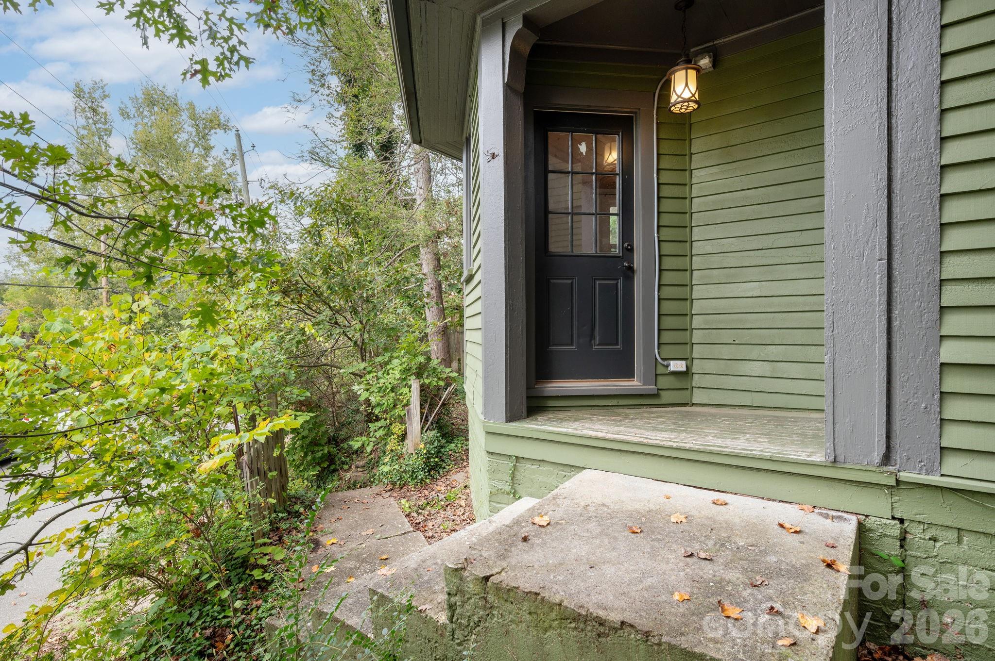 main property photo 28