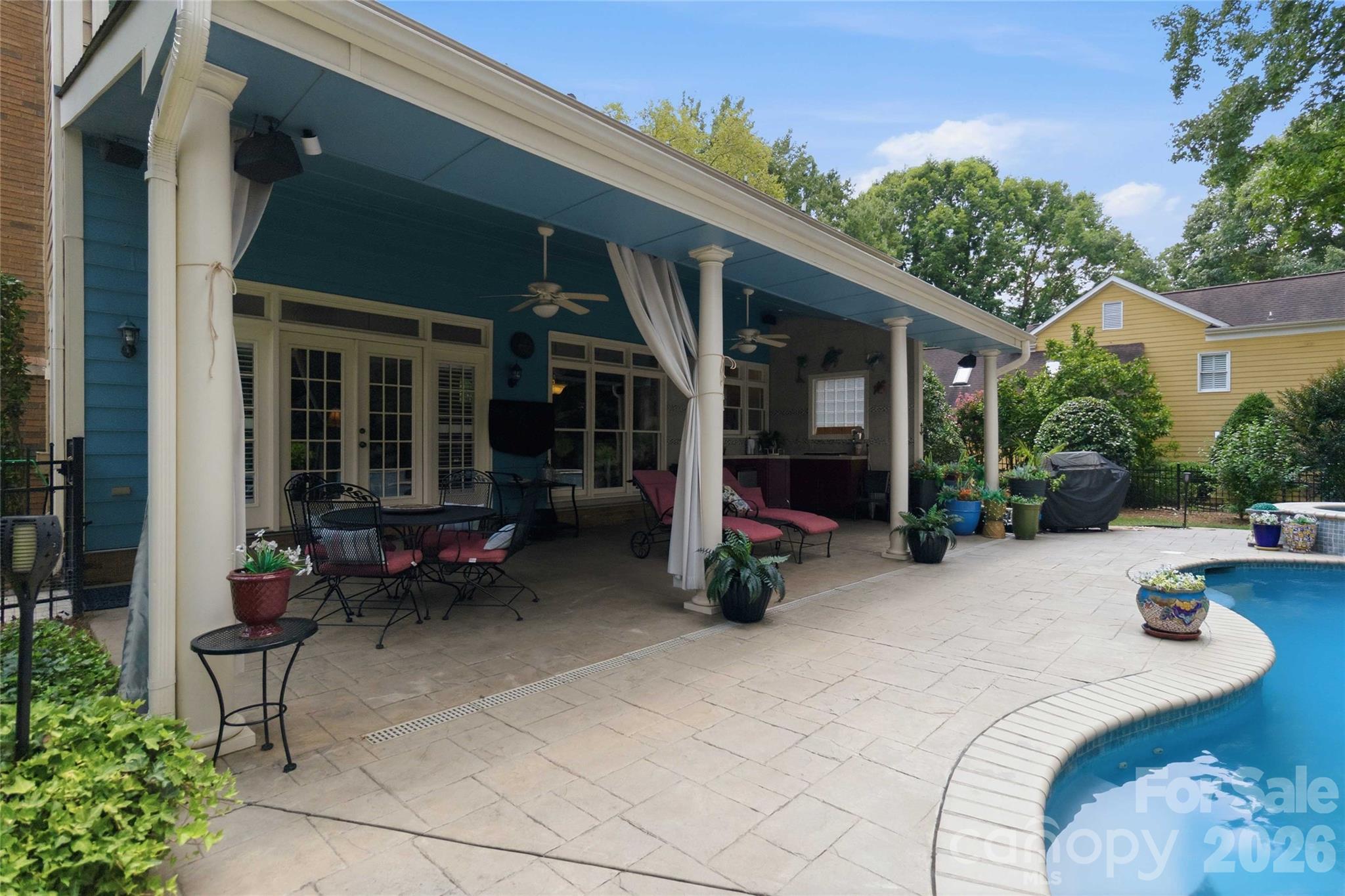 main property photo 40