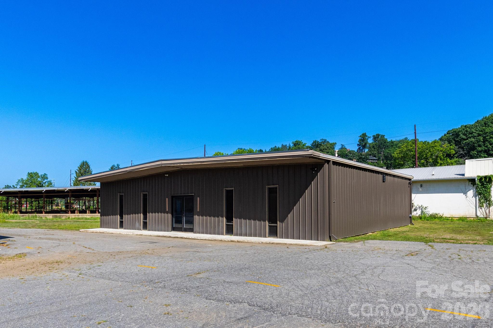 main property photo 31