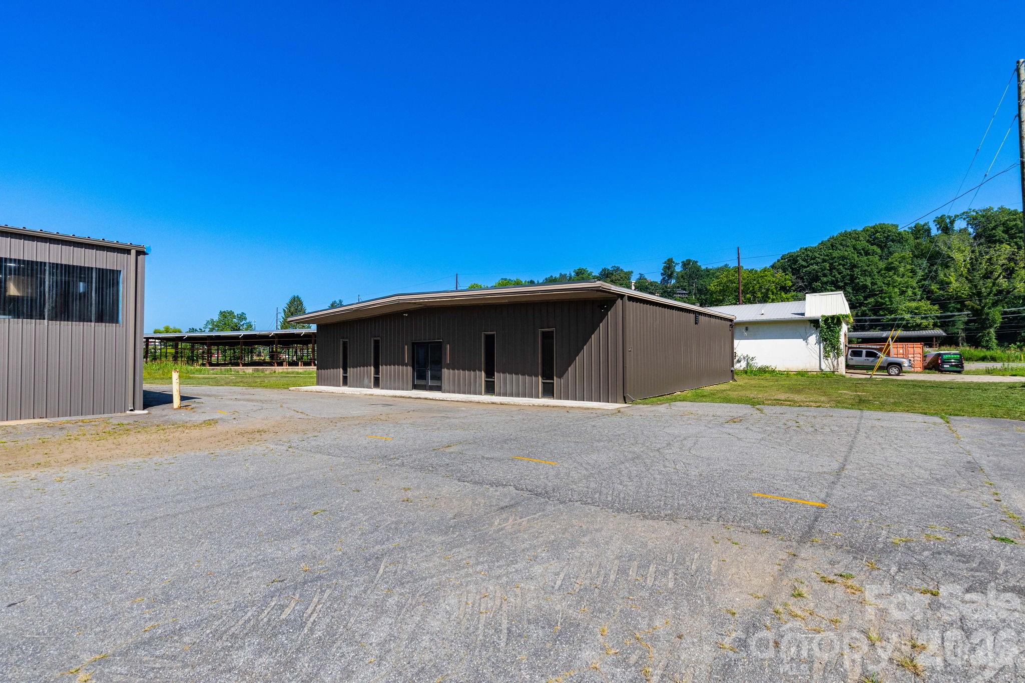 main property photo 8