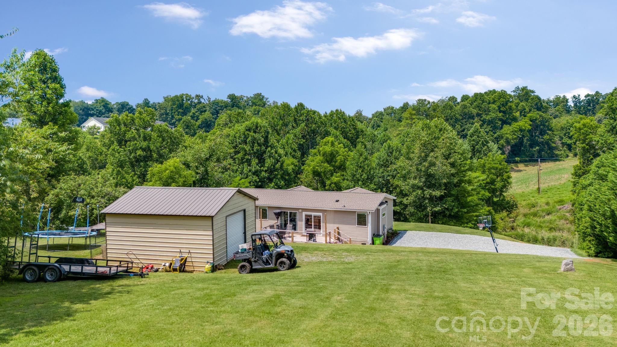 main property photo 40