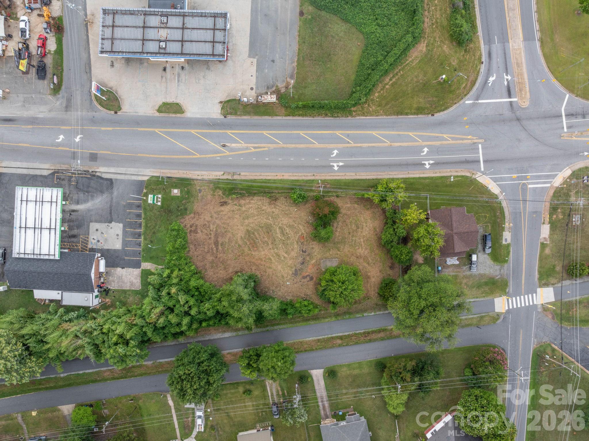 main property photo 11