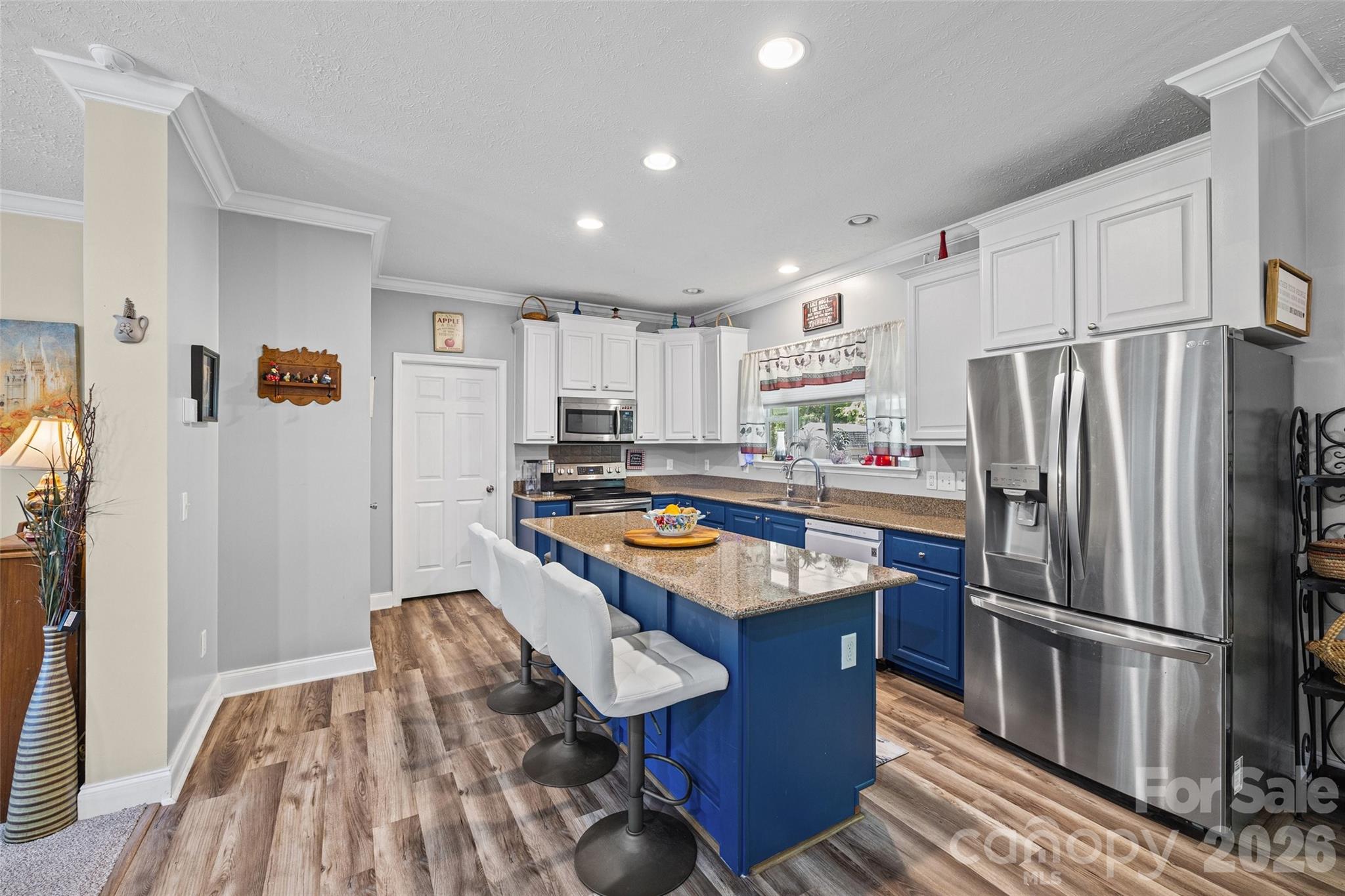main property photo 8
