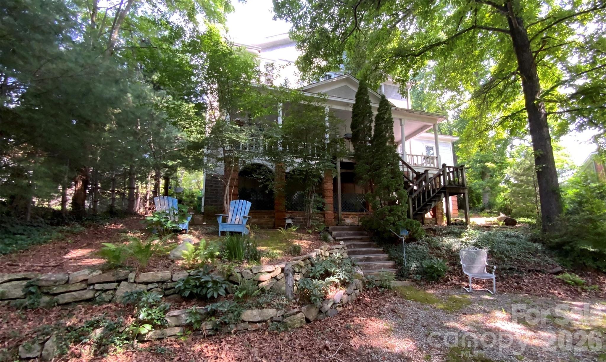main property photo 9