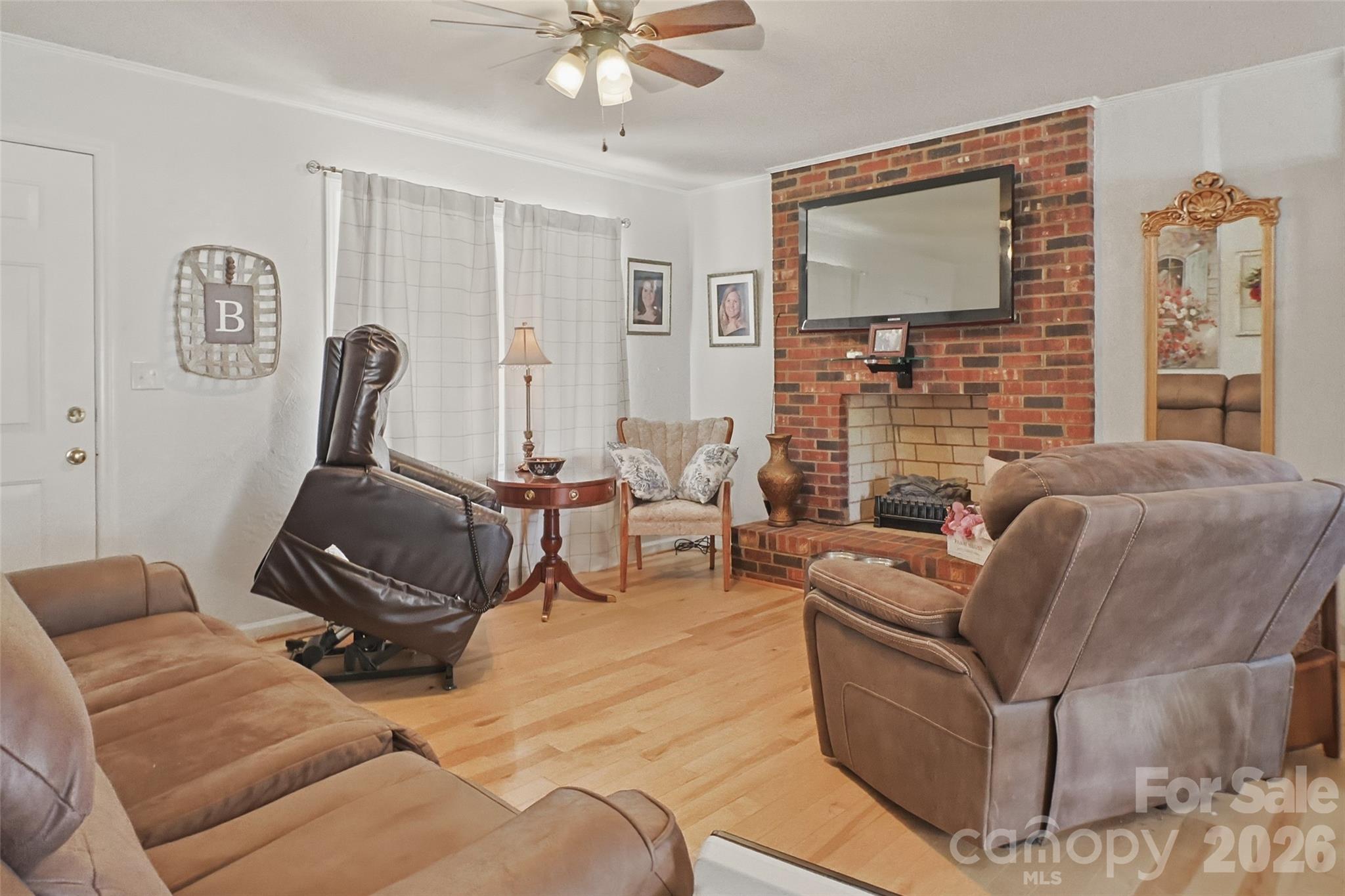 main property photo 14