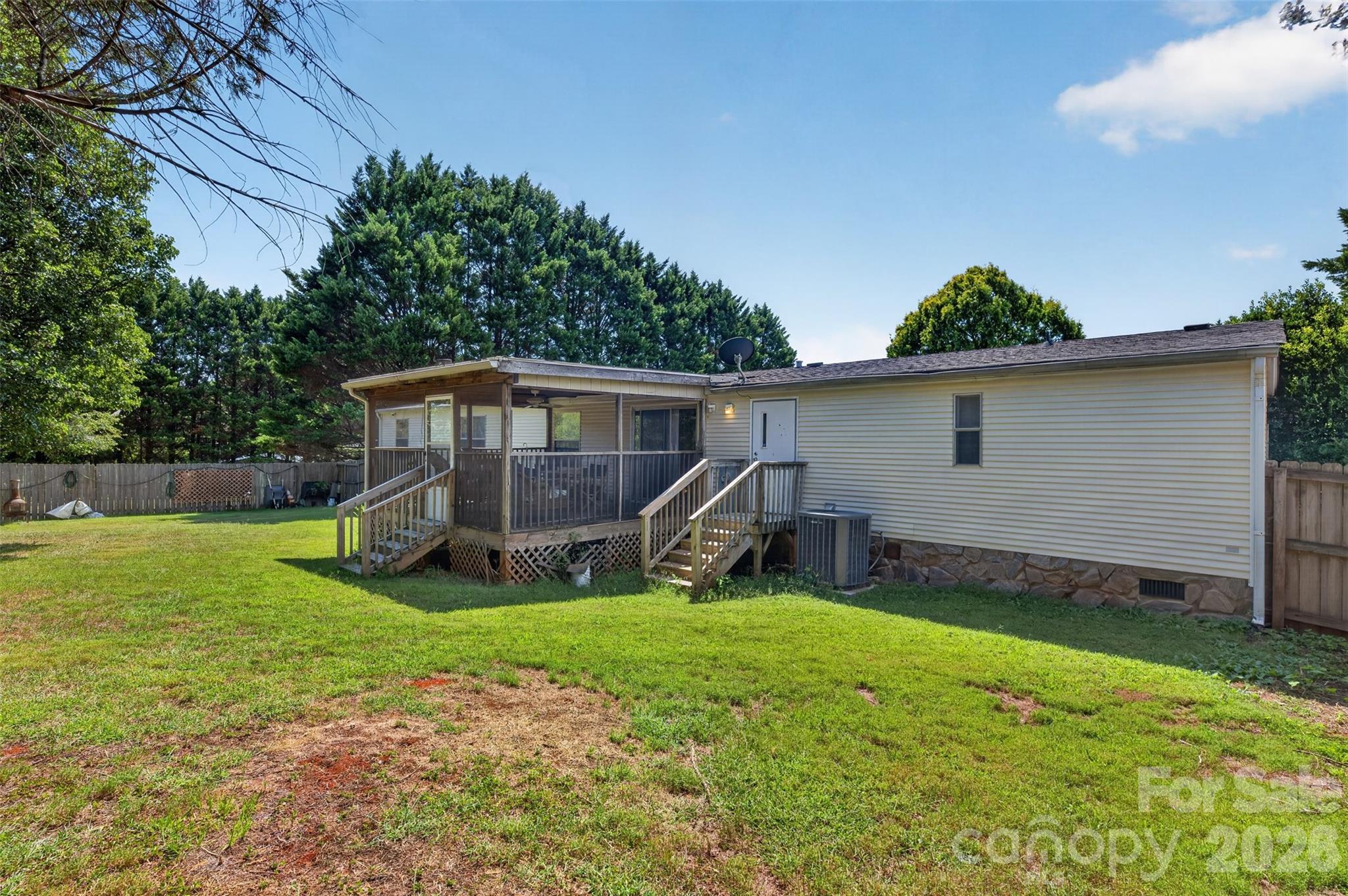 main property photo 28