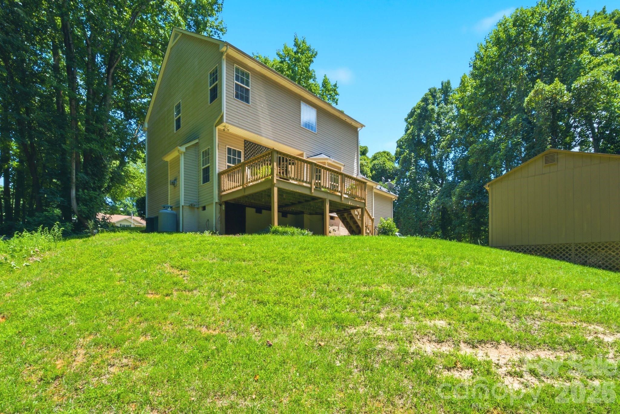 main property photo 30