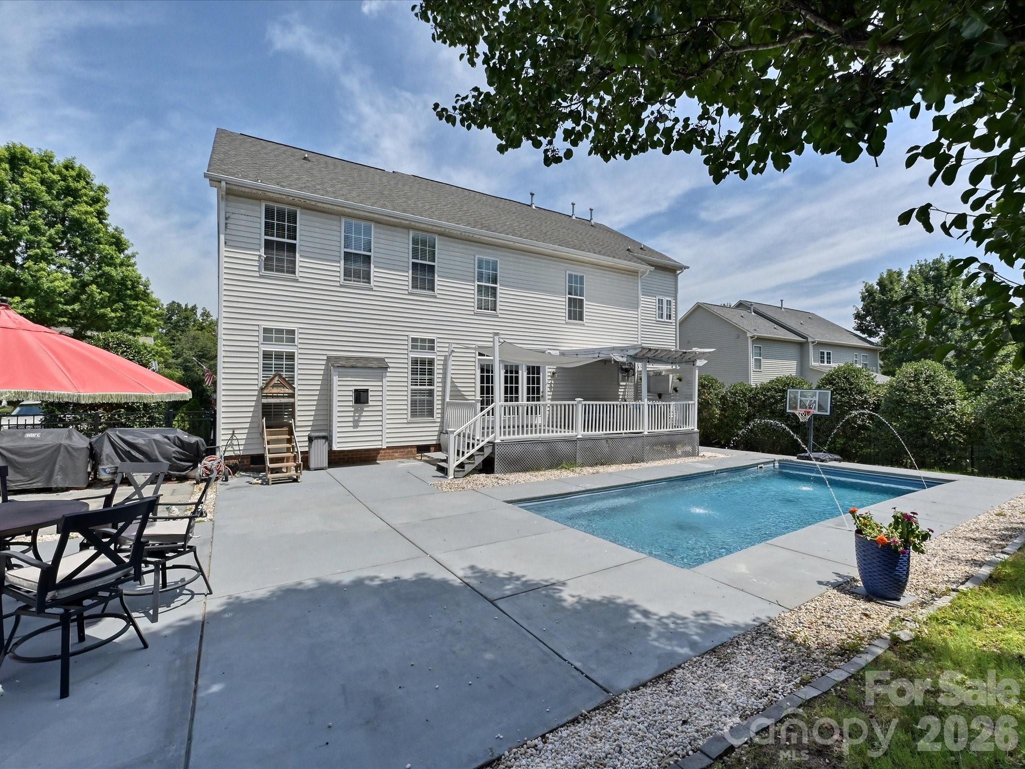 main property photo 40