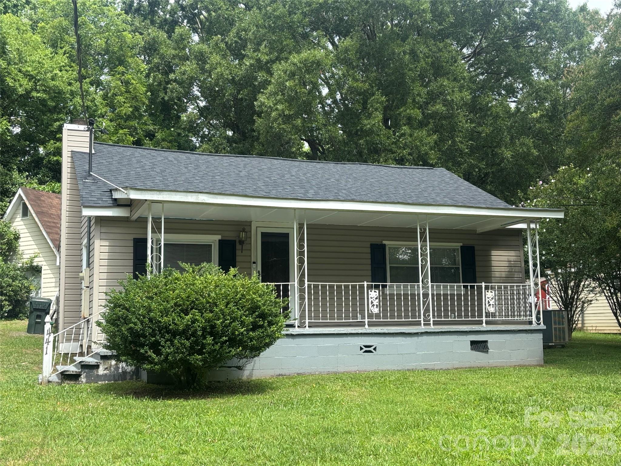 main property photo 30