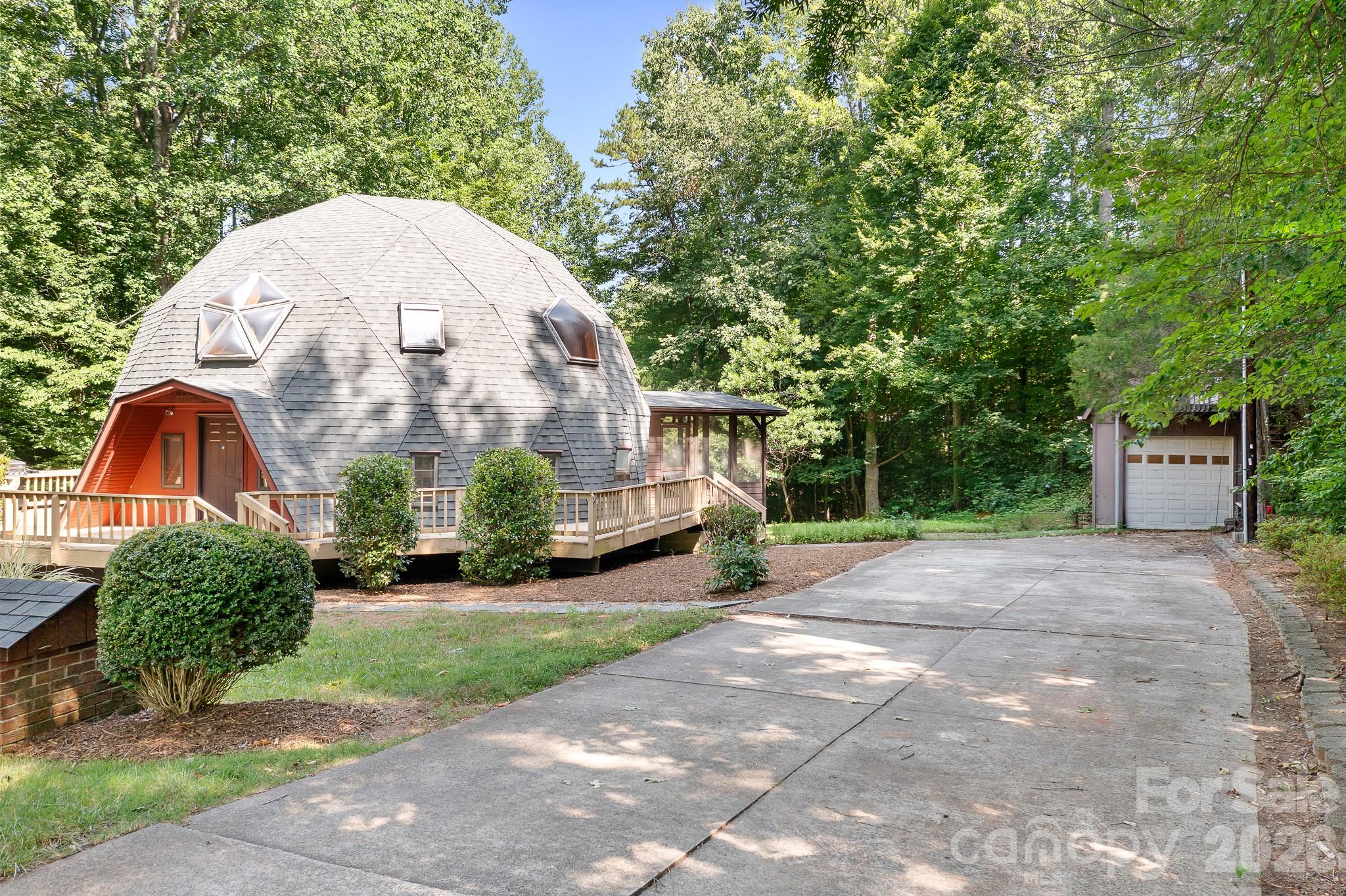 main property photo 23