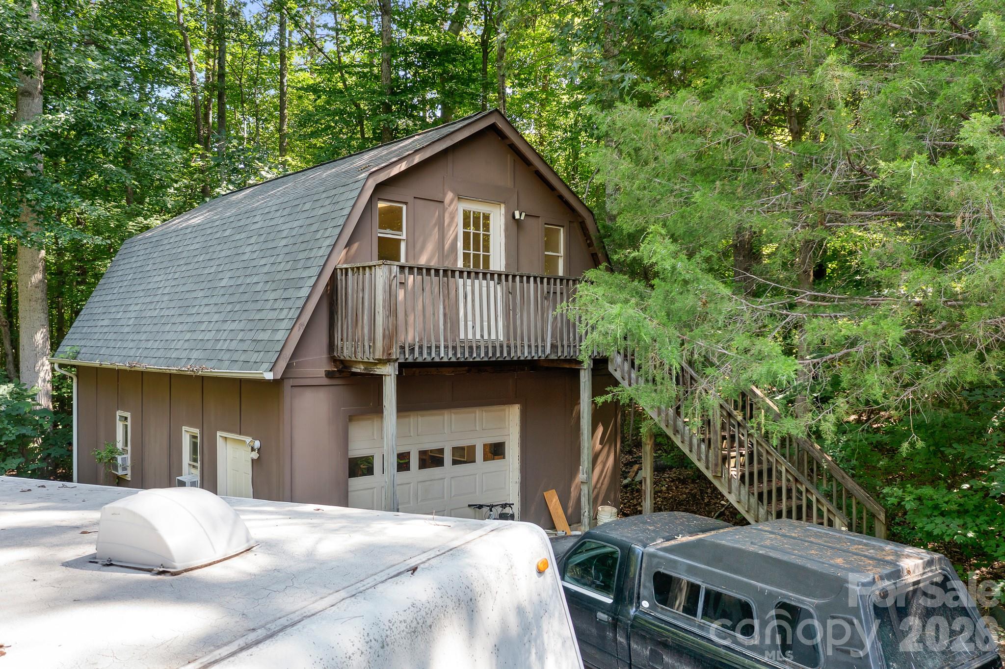 main property photo 35