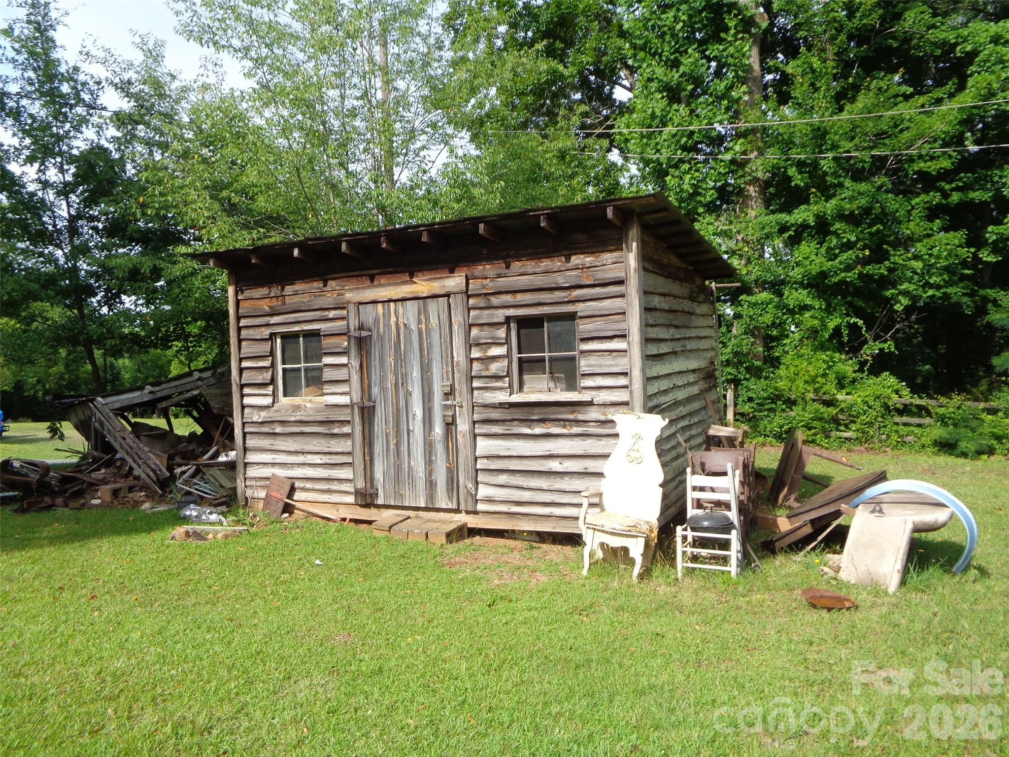 main property photo 4