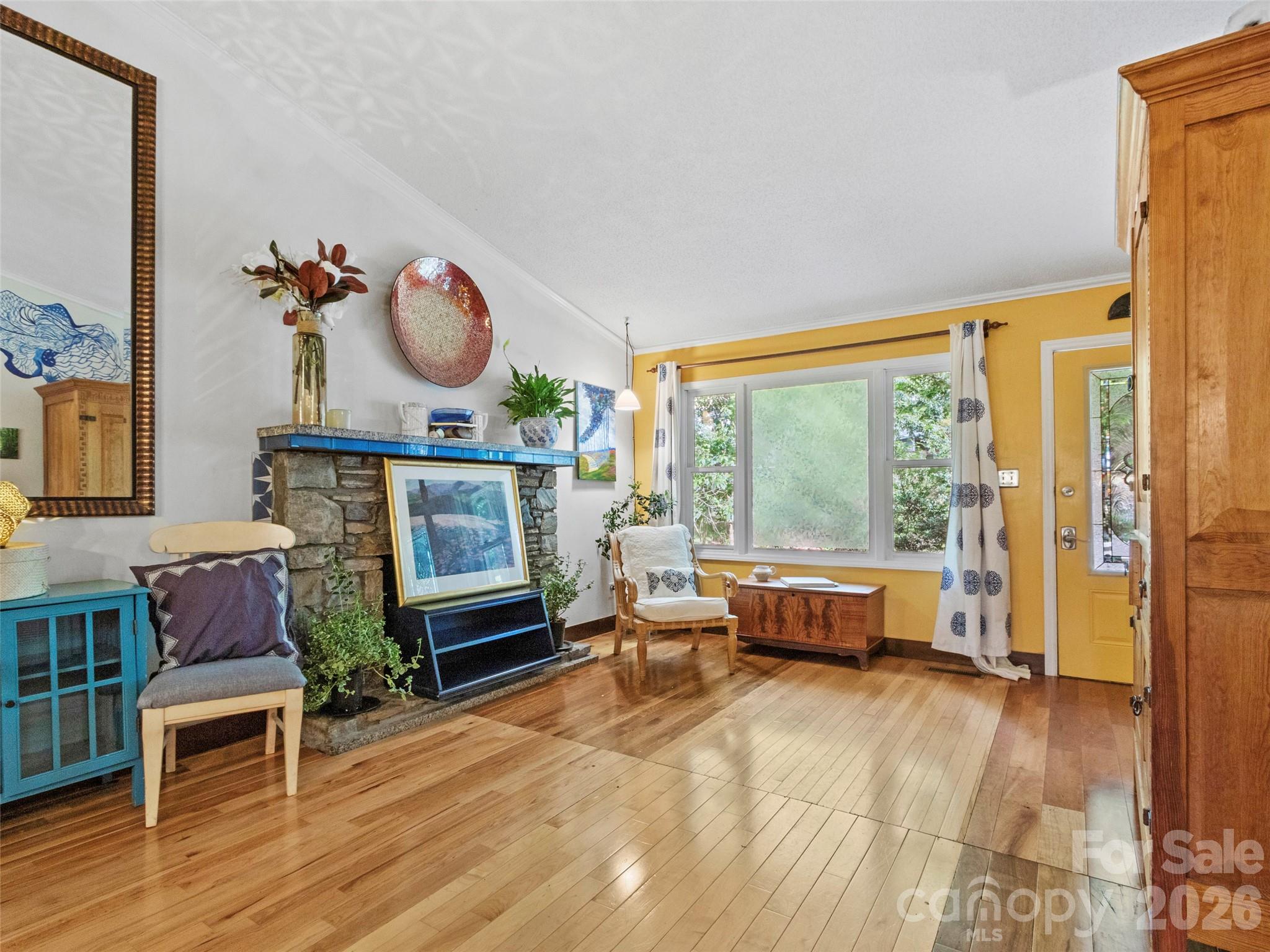 main property photo 6