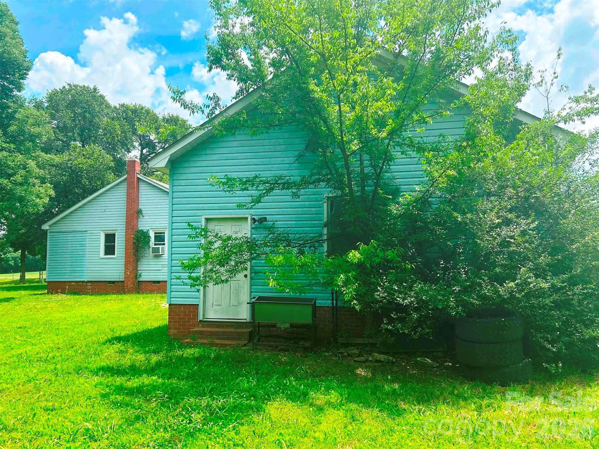 main property photo 13
