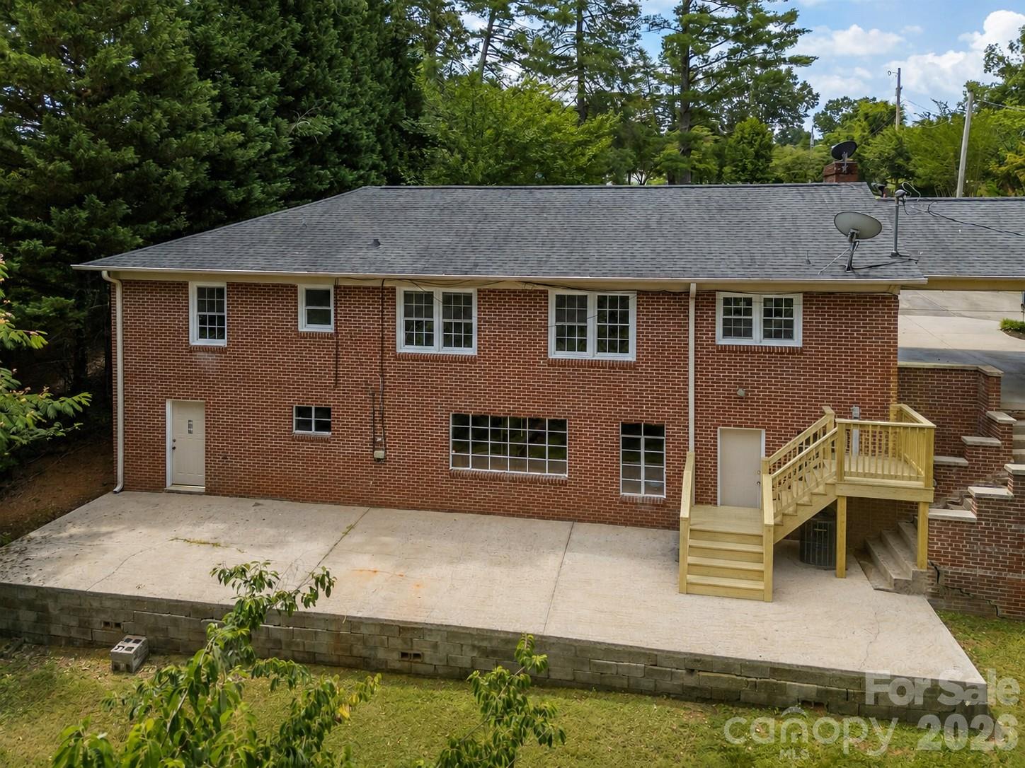 main property photo 41