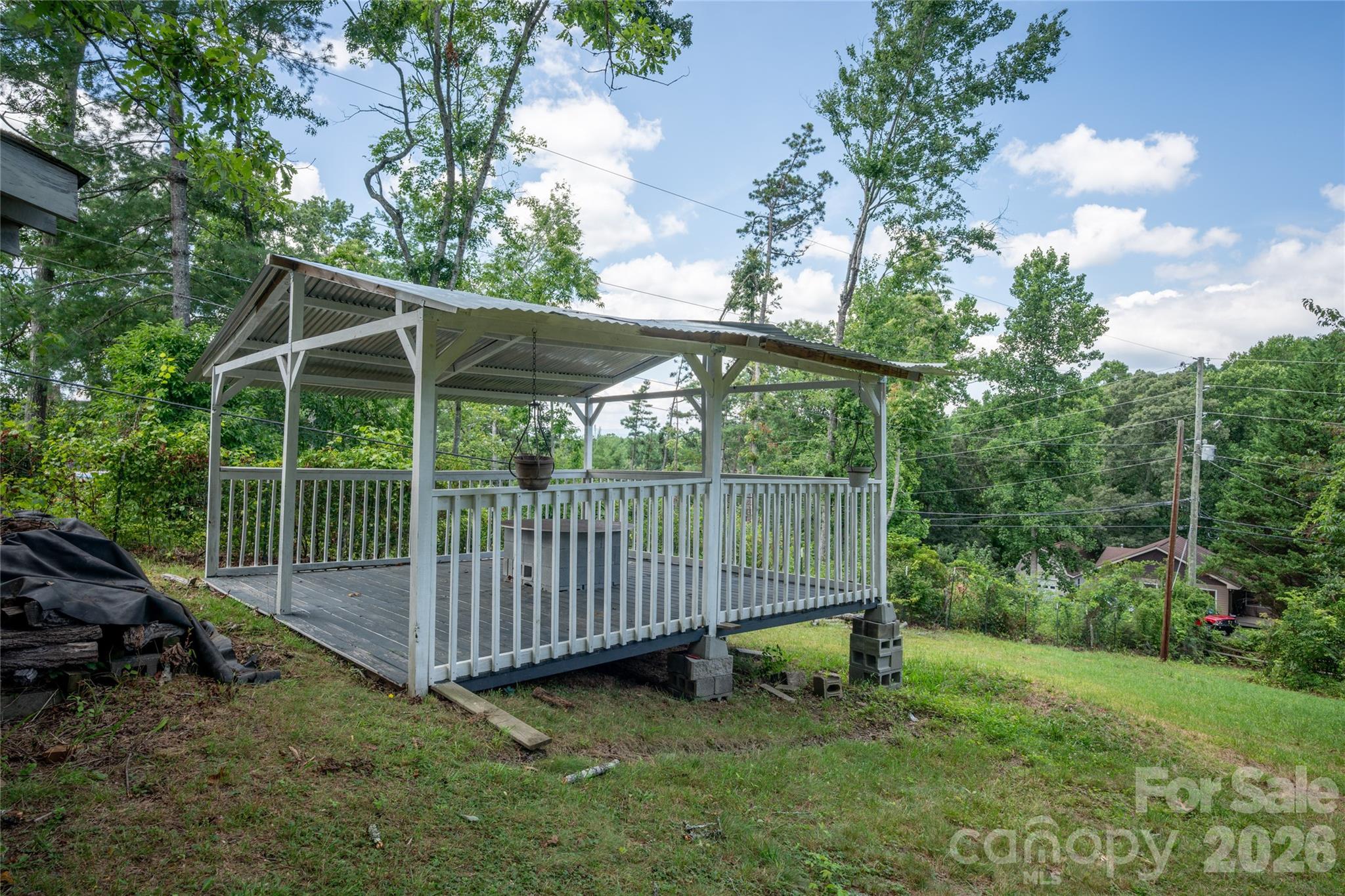 main property photo 28