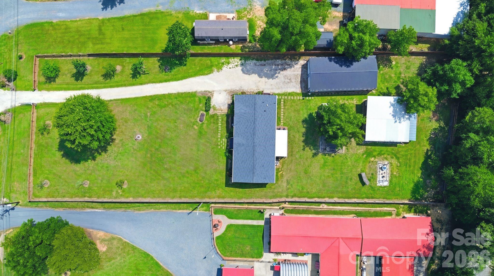 main property photo 28