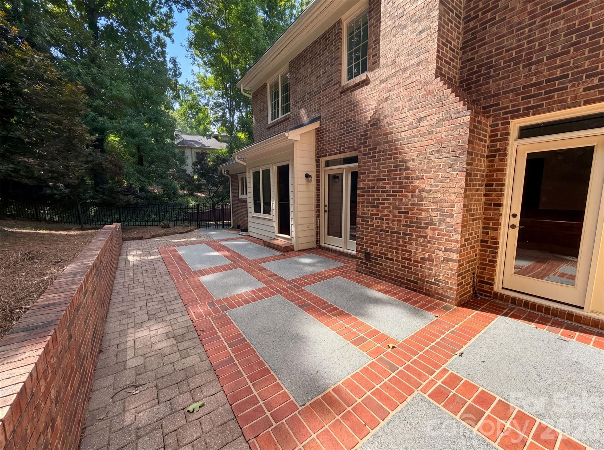main property photo 26