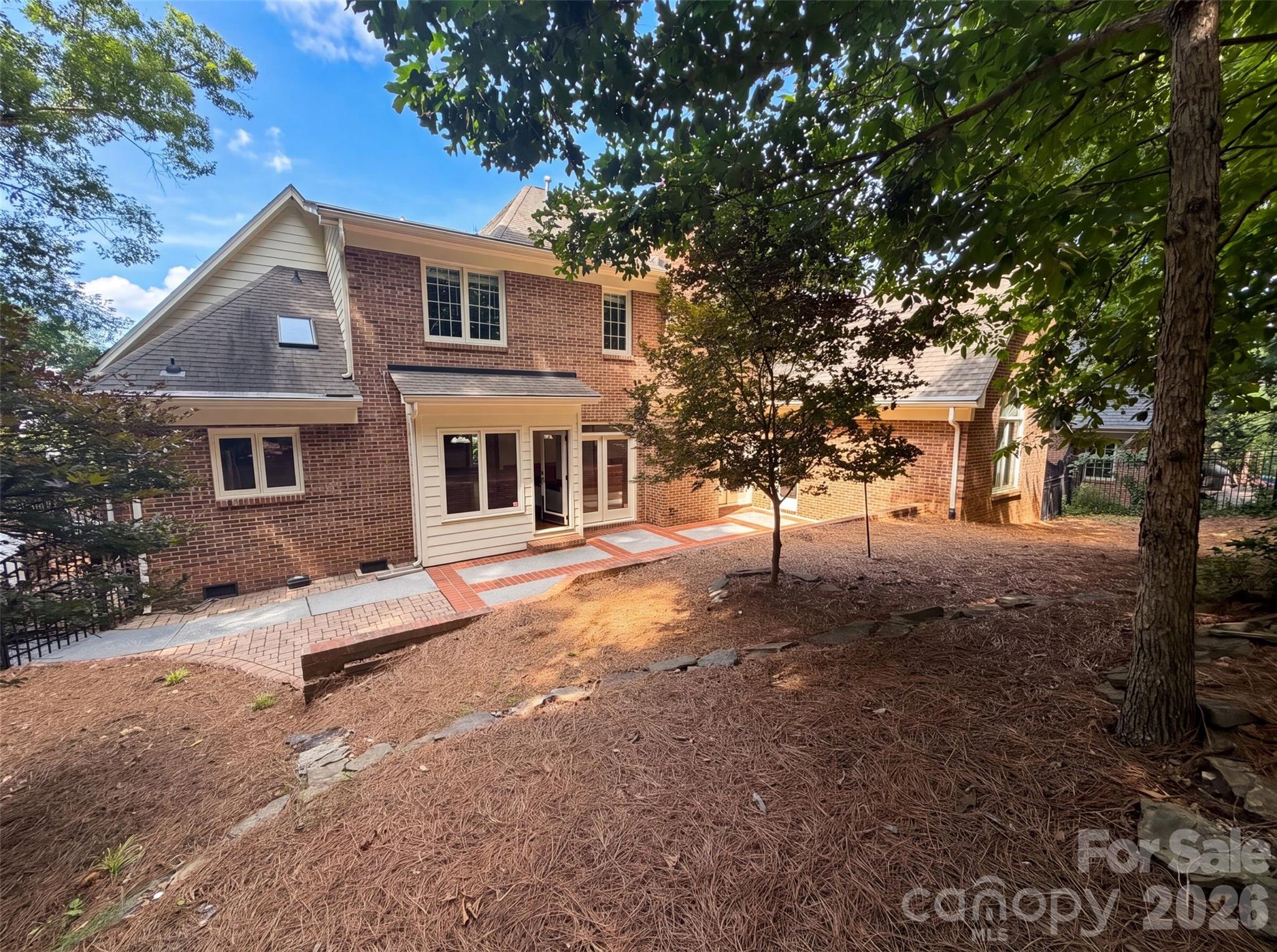 main property photo 4
