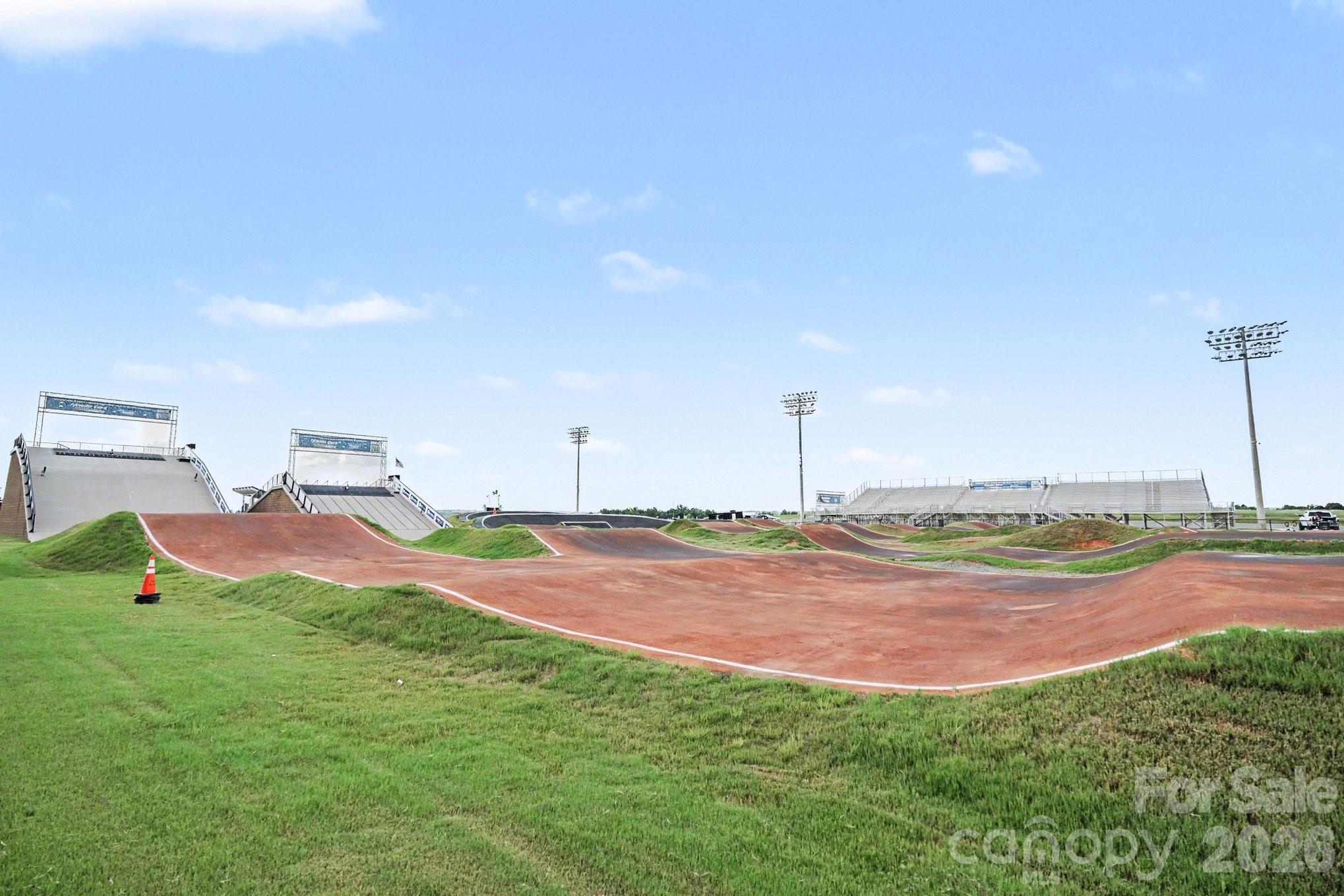 main property photo 30