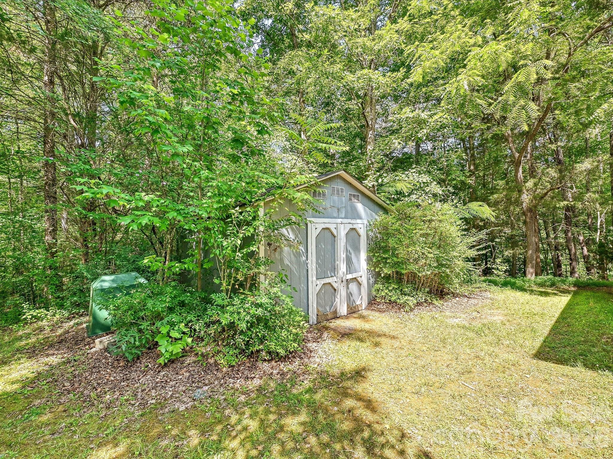 main property photo 30